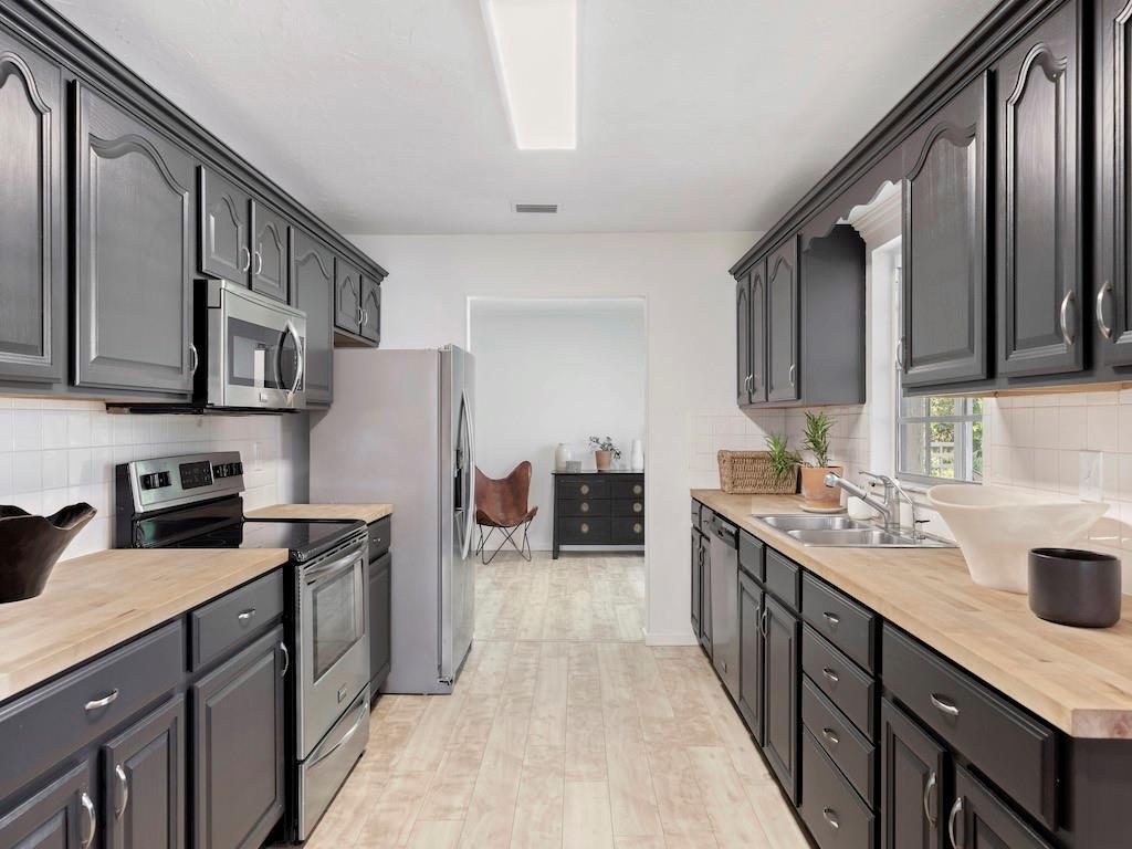 INDIAN RIVER FARMS COMPANY S/D - Residential Lease