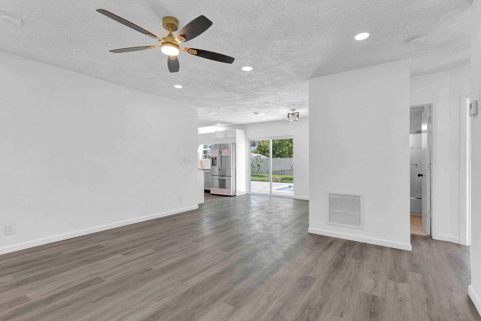 1250 SW 6th Way