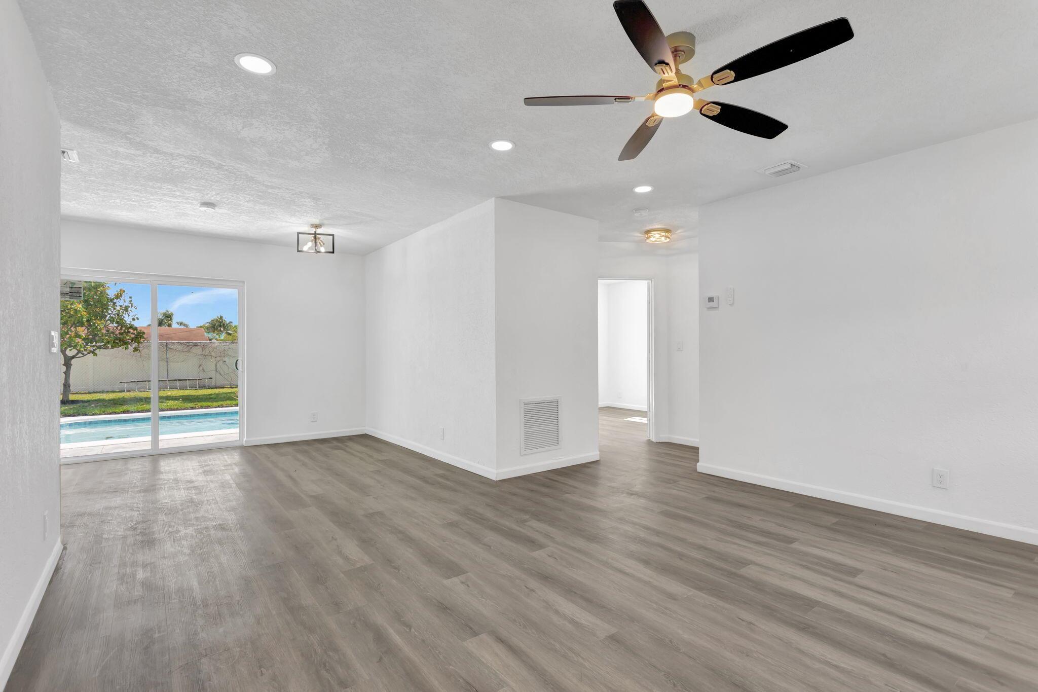 1250 SW 6th Way