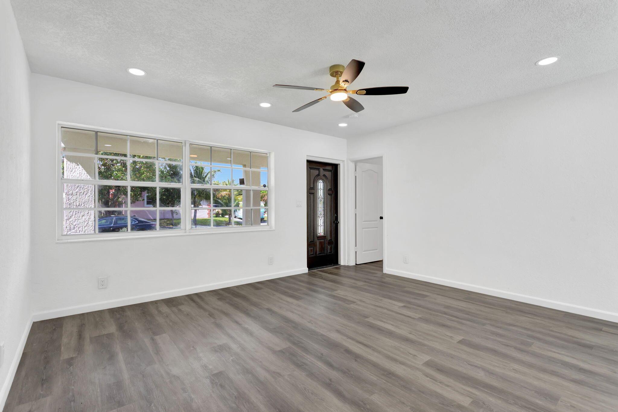1250 SW 6th Way