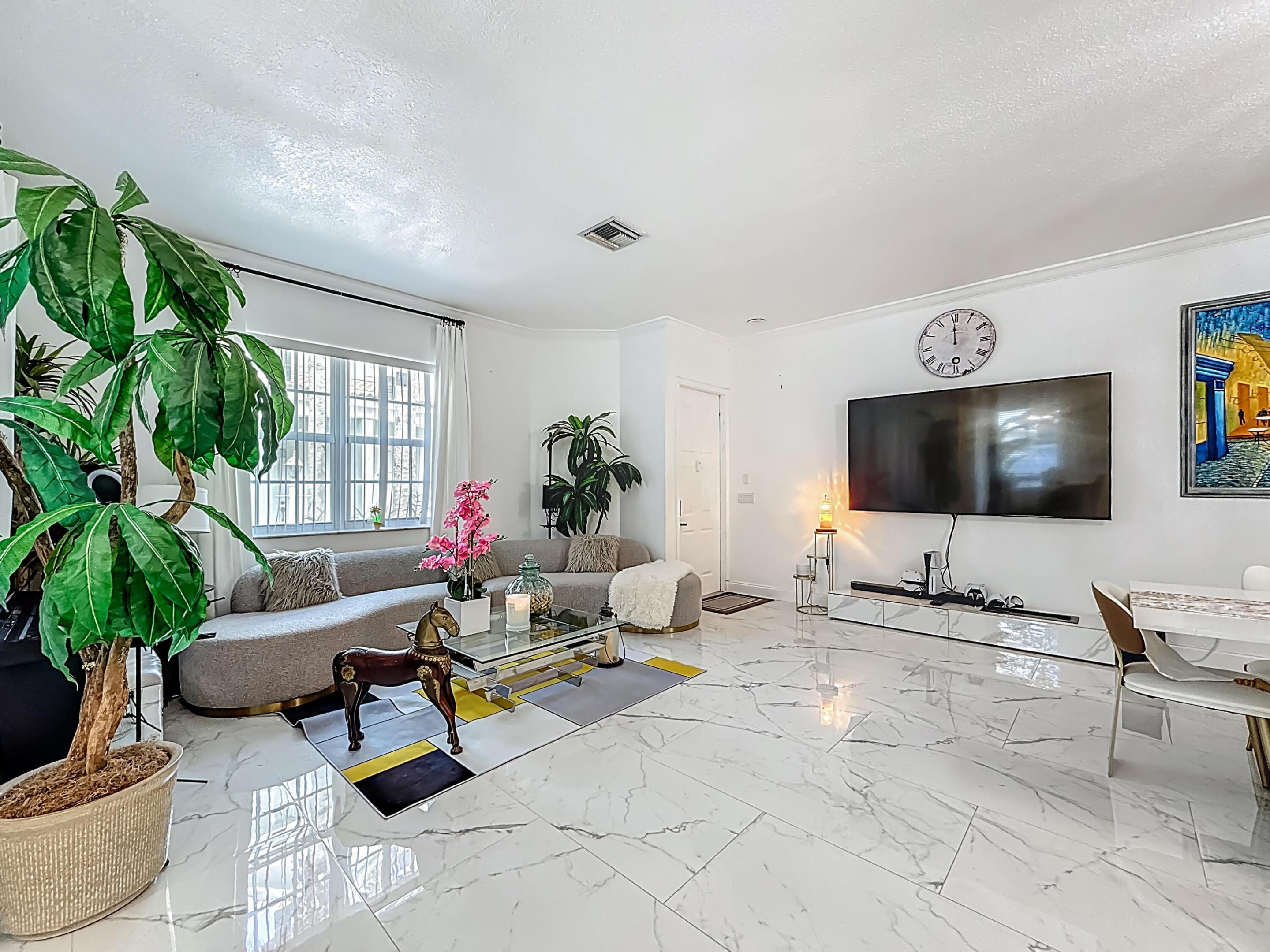 BOYNTON GARDENS - Residential