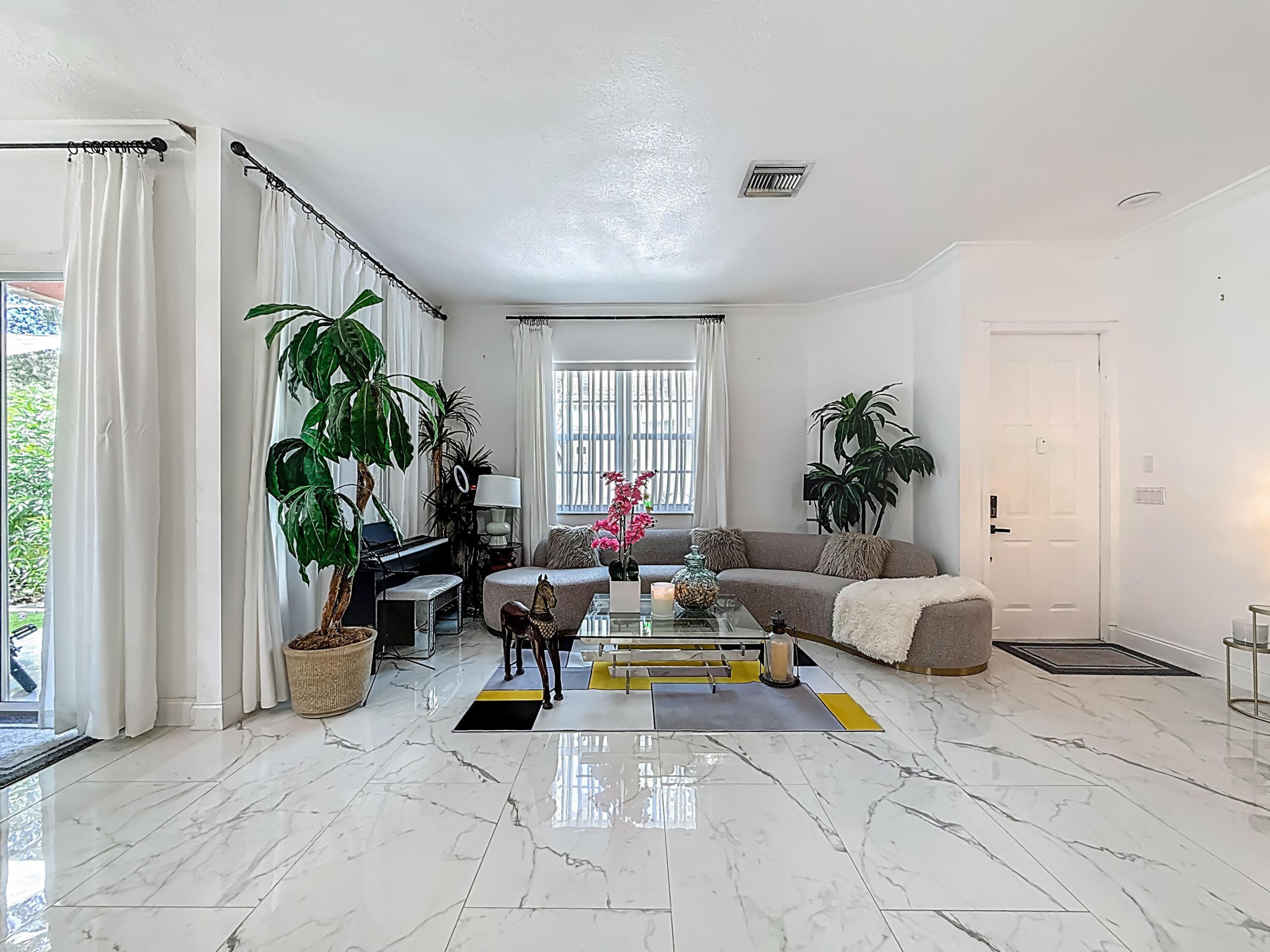 BOYNTON GARDENS - Residential