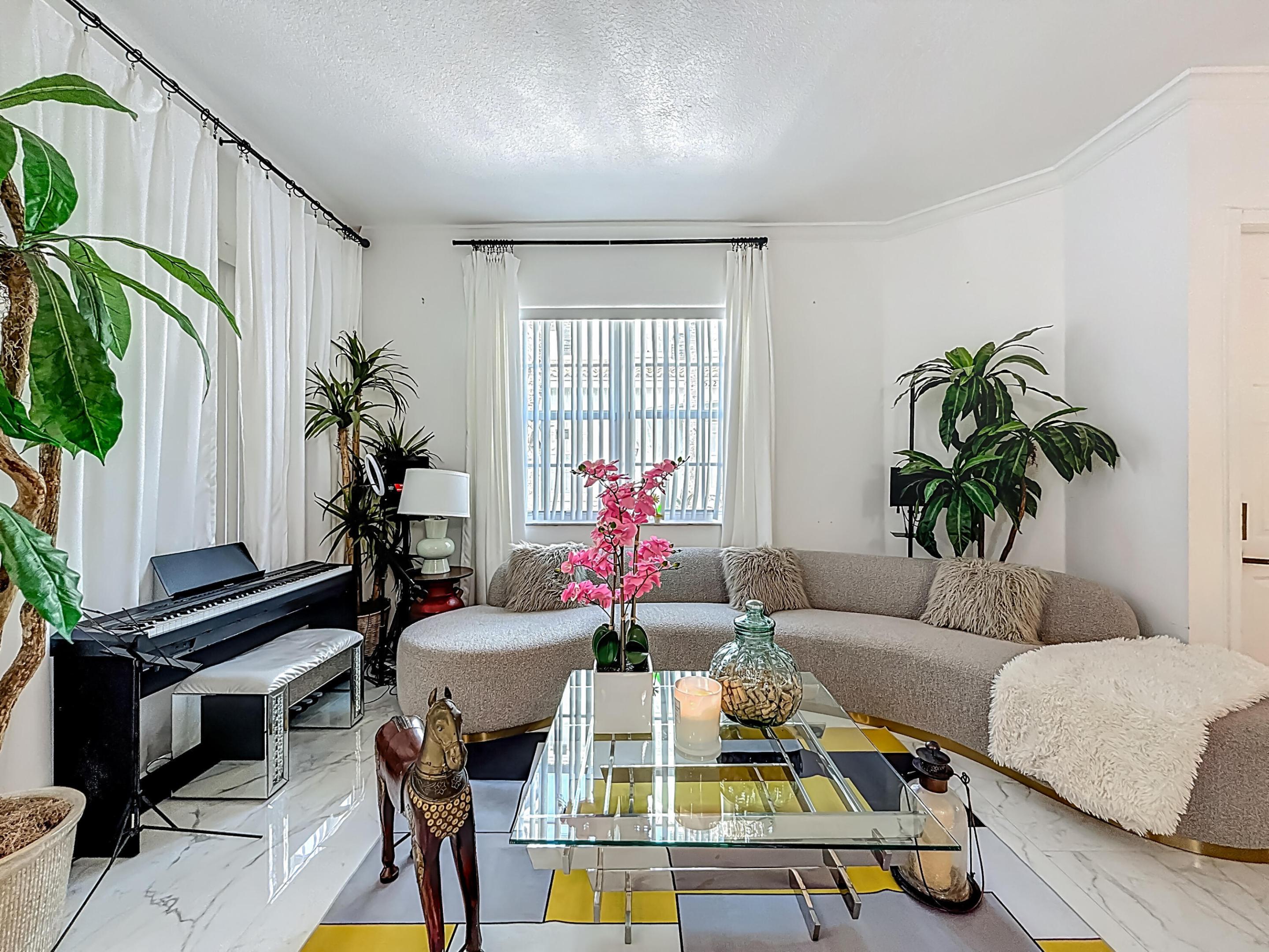 BOYNTON GARDENS - Residential