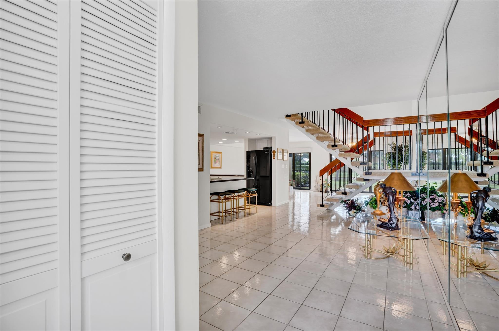 ALHAMBRA CIRCLE - Residential