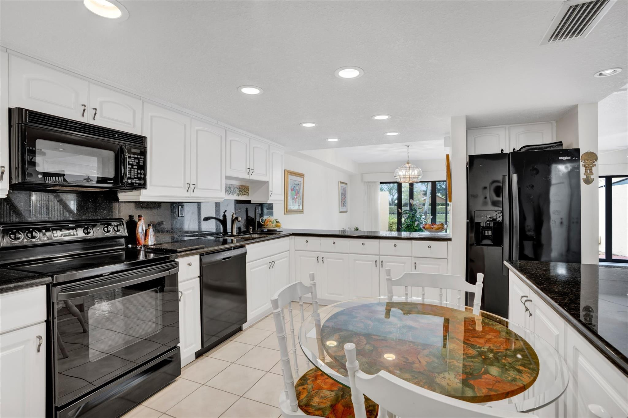 ALHAMBRA CIRCLE - Residential