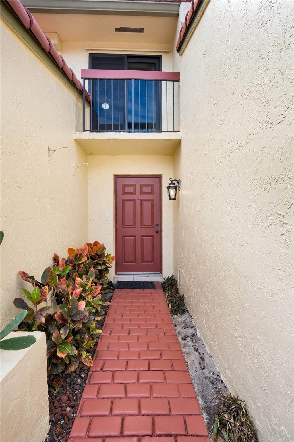 Photo of 9530 Alcazar Lane #9530, Davie, FL 33324 (MLS # F10548512)