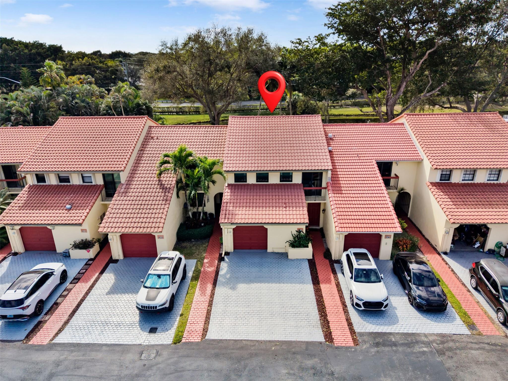 ALHAMBRA CIRCLE - Residential