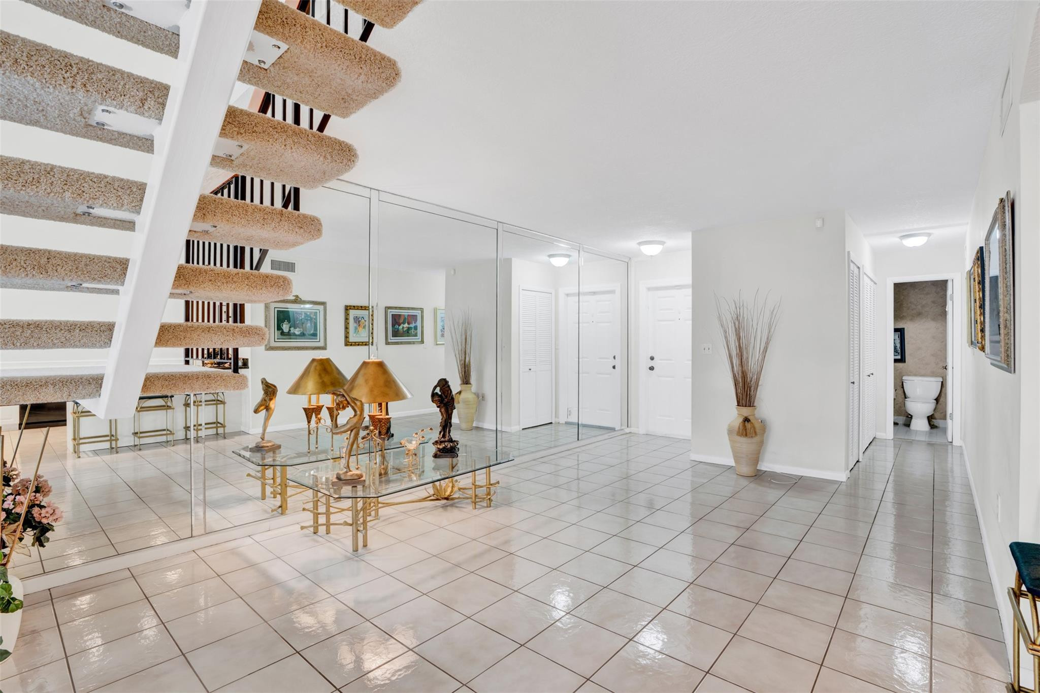 ALHAMBRA CIRCLE - Residential