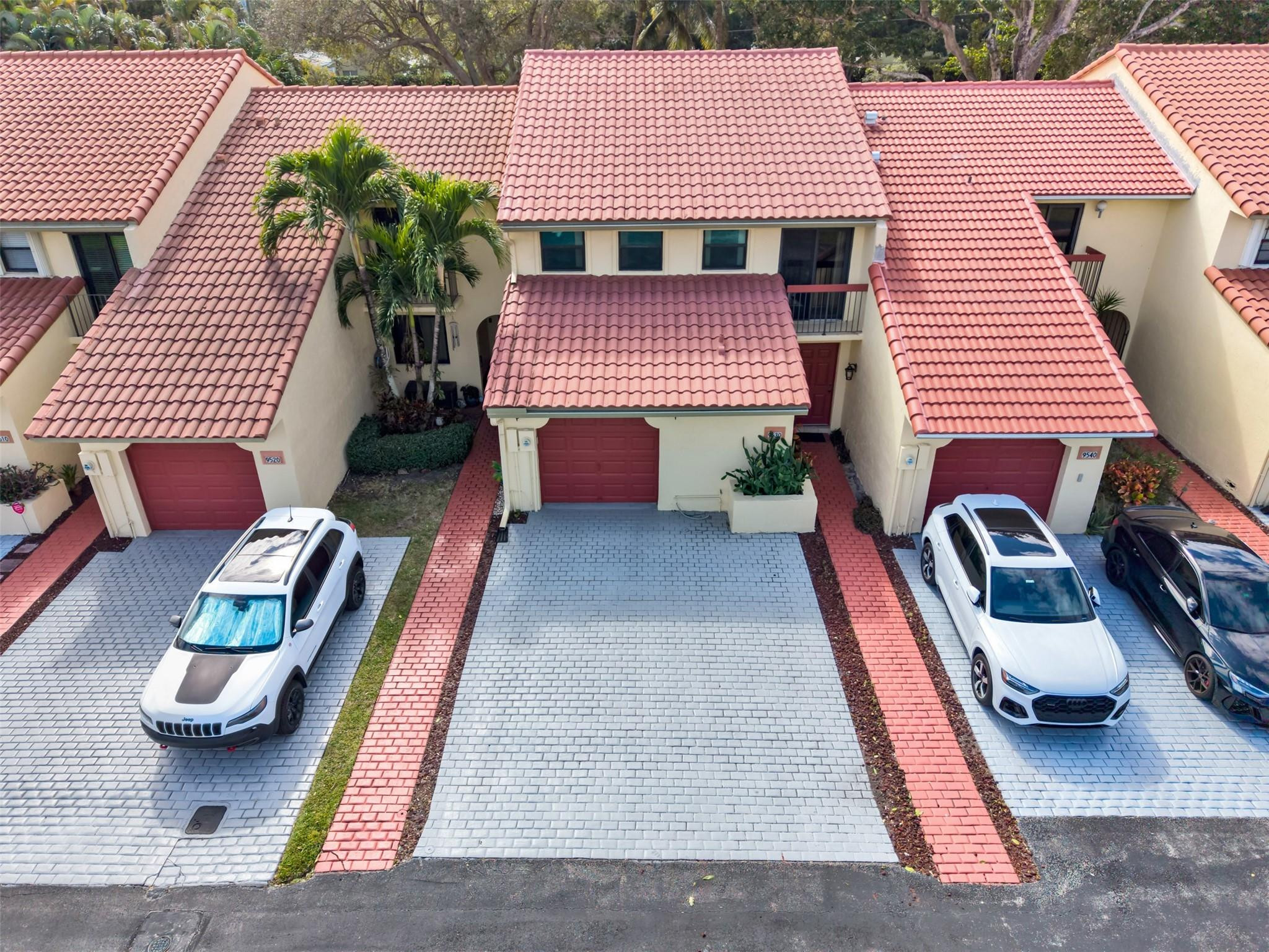 ALHAMBRA CIRCLE - Residential