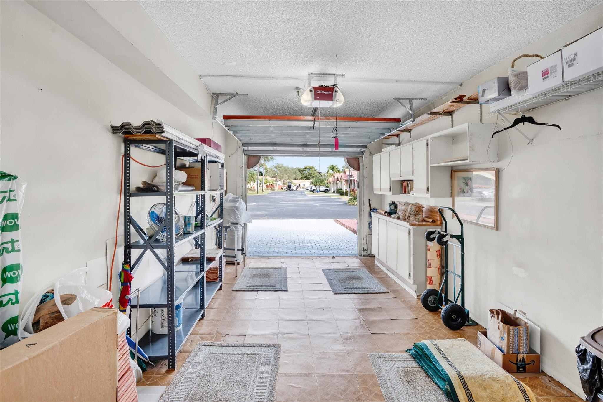 ALHAMBRA CIRCLE - Residential