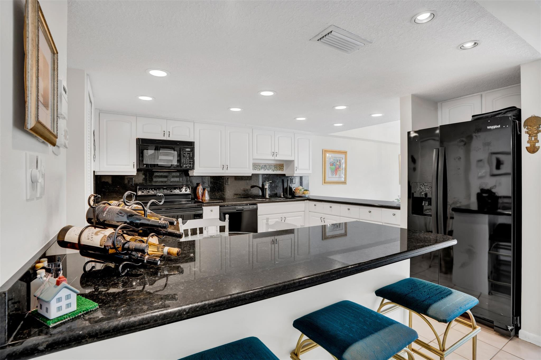 ALHAMBRA CIRCLE - Residential