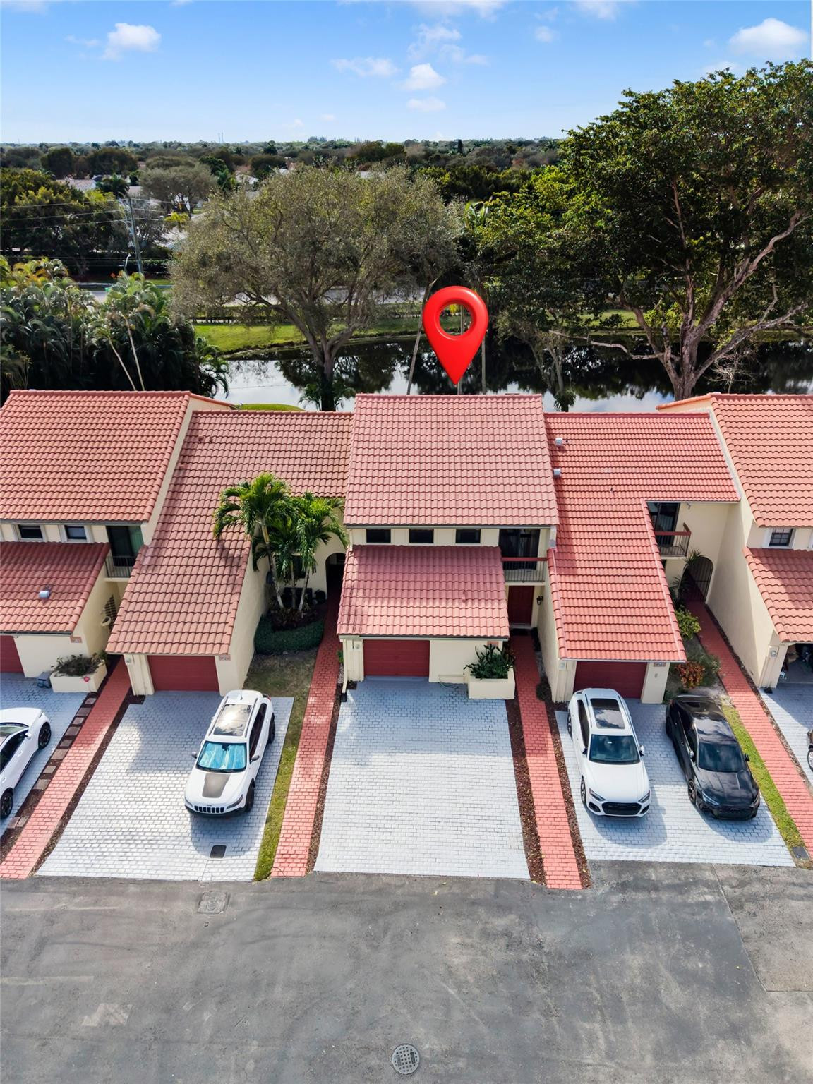 ALHAMBRA CIRCLE - Residential