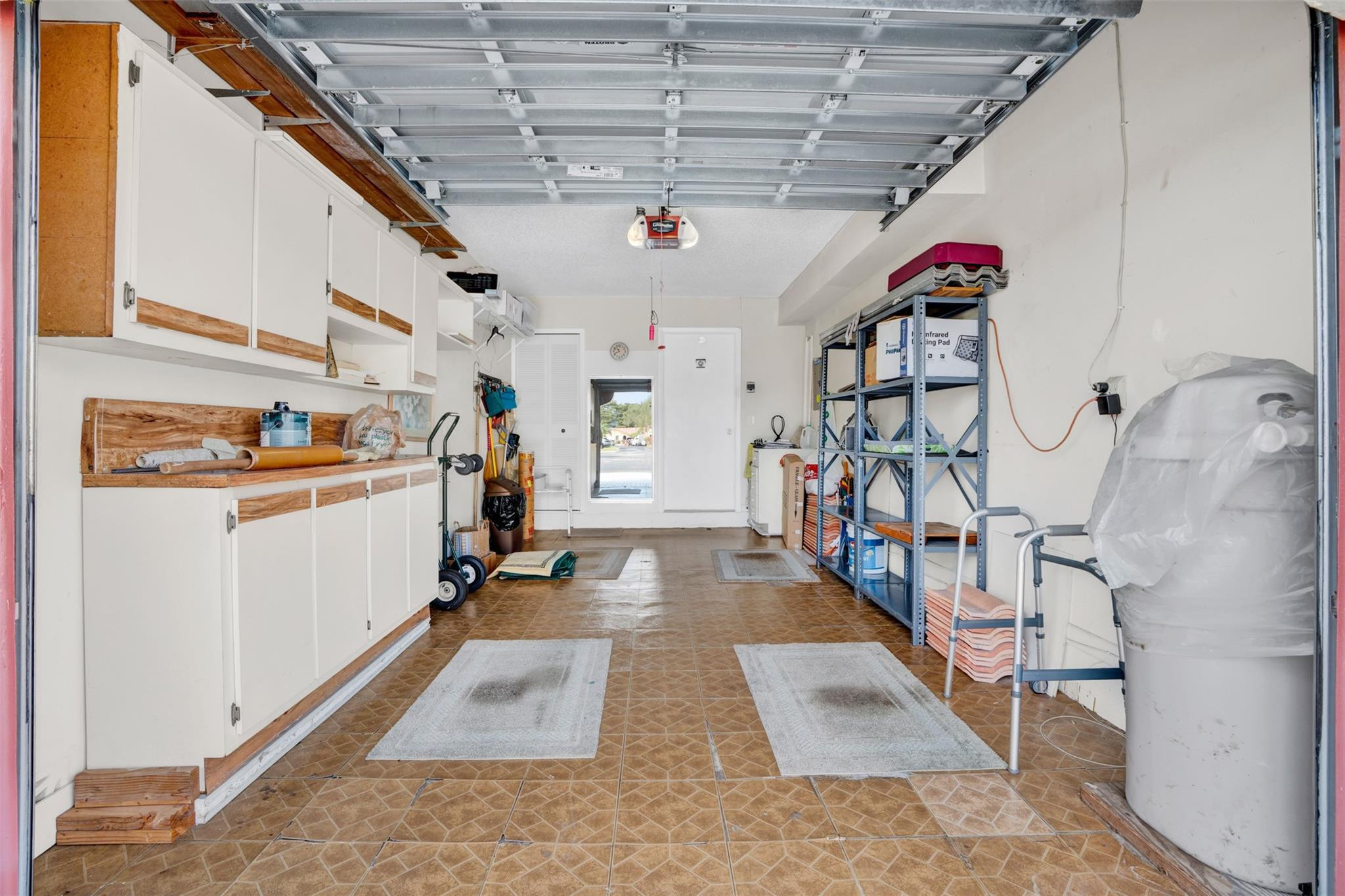 ALHAMBRA CIRCLE - Residential