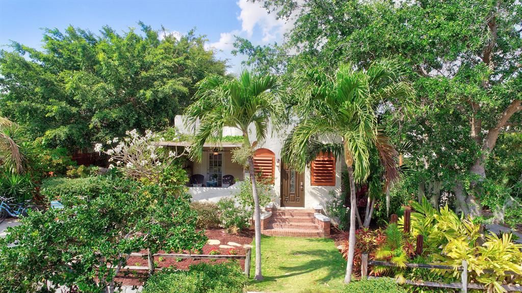 Photo of 605 NE 2nd Street, Delray Beach, FL 33483 (MLS # R10728611)