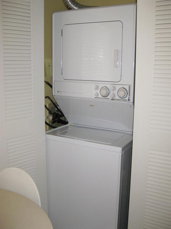 HUNTINGTON LAKES SECT 2 - Residential