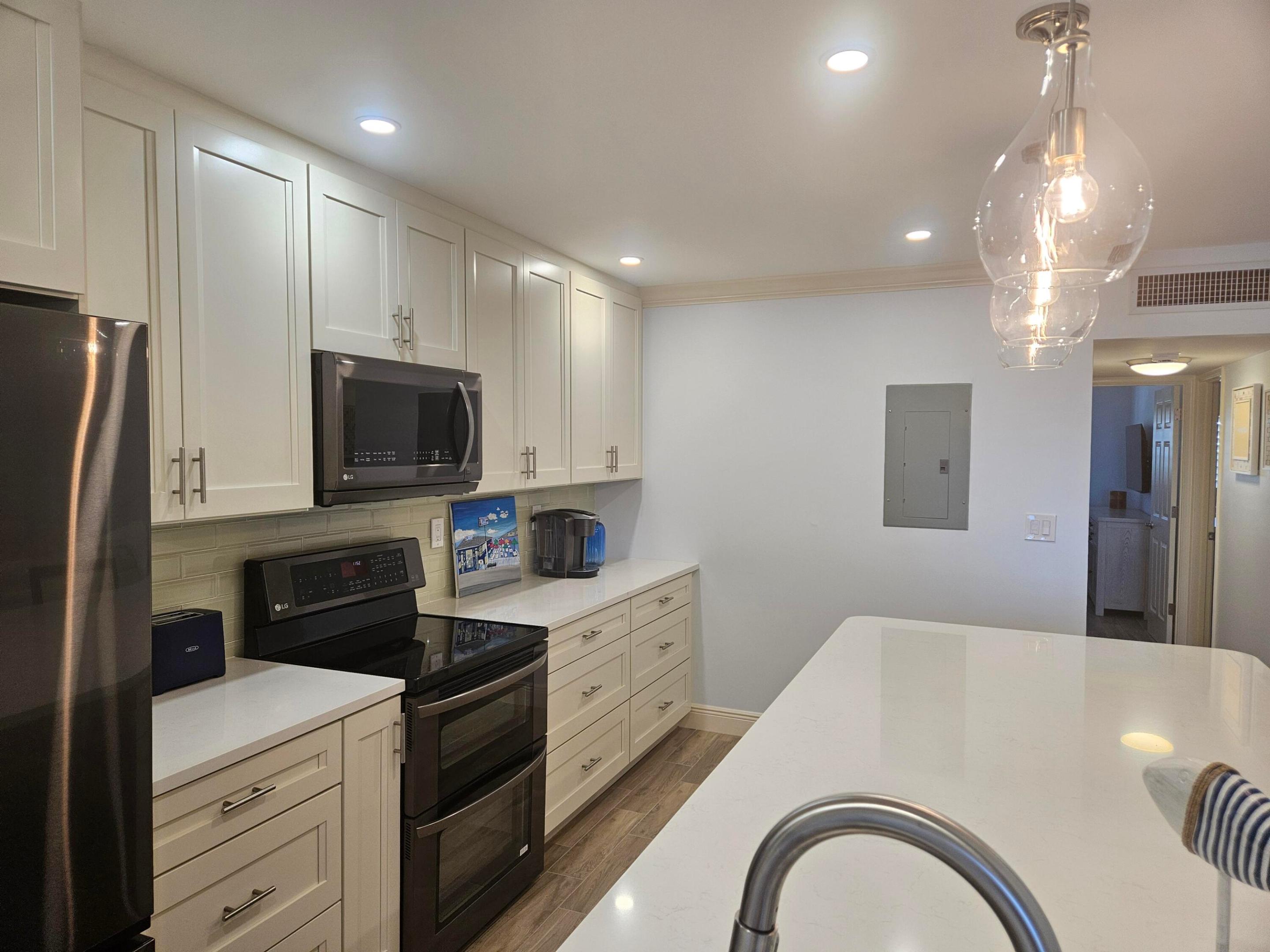 HILLSBORO IMPERIAL APTS CONDO - Residential