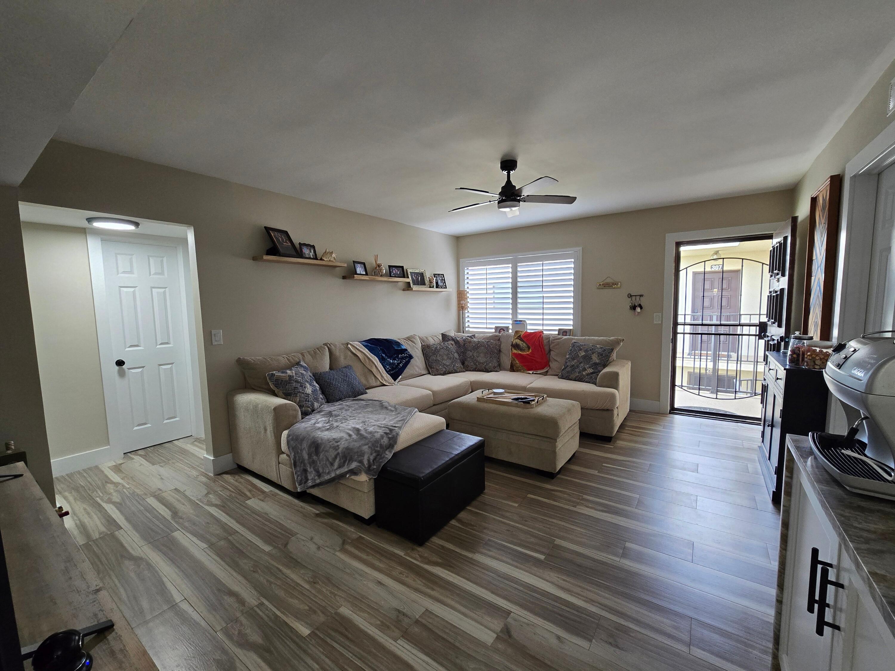 5280 Las Verdes Circle 306