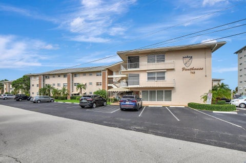 Tiny photo for 745 SE 19TH Avenue #124, Deerfield Beach, FL 33441 (MLS # B26084545)