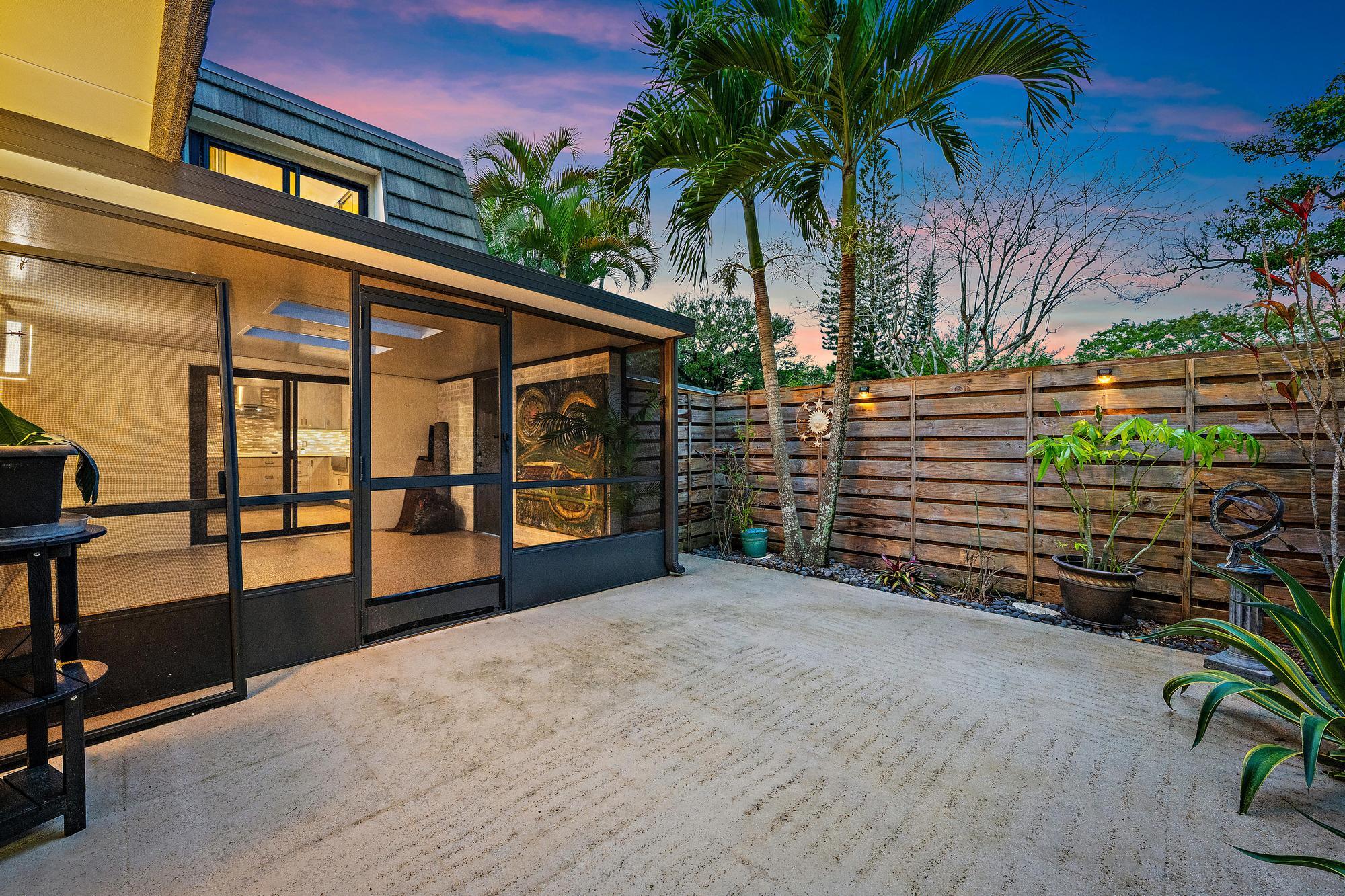 GLENWOOD TWNHS - Residential