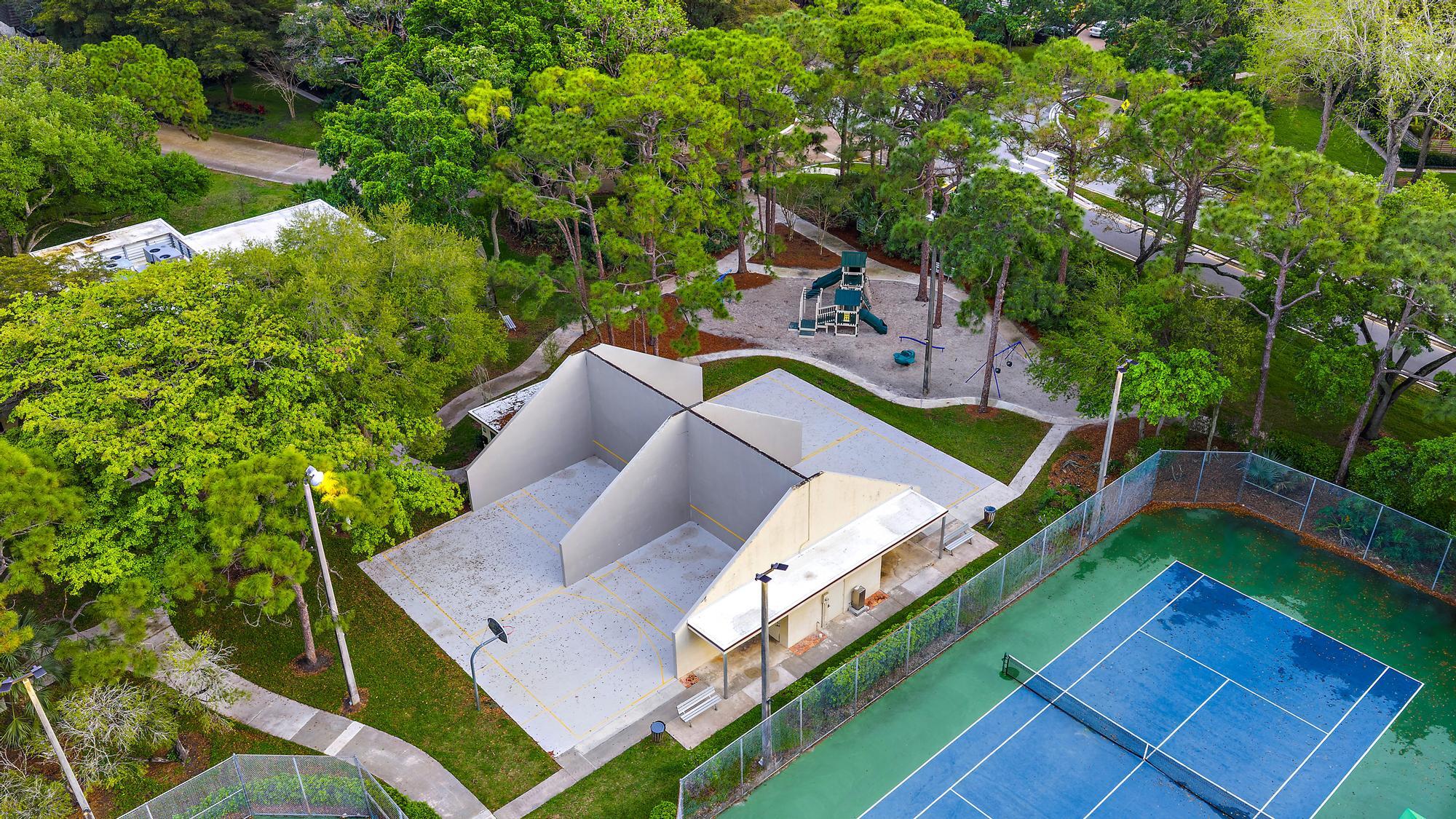 GLENWOOD TWNHS - Residential