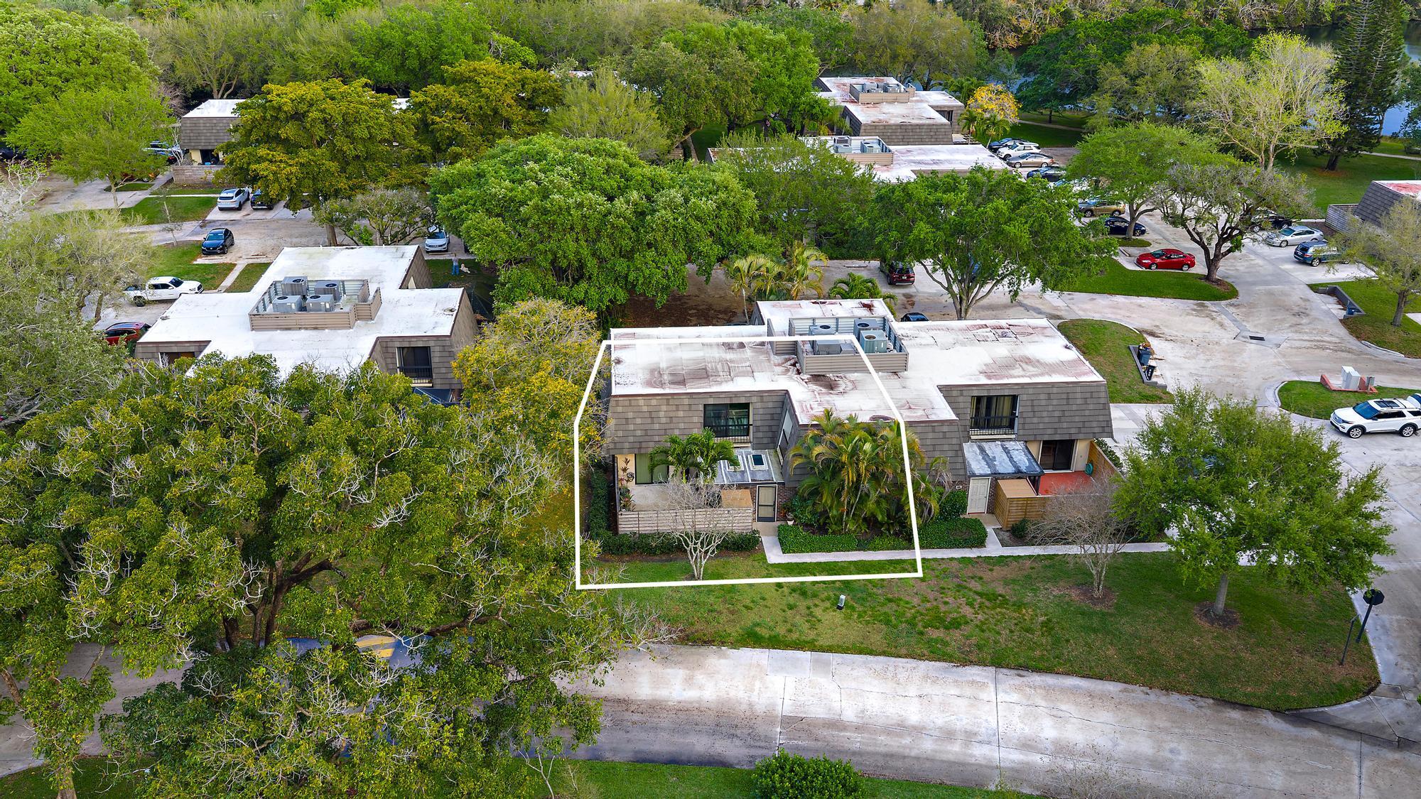 GLENWOOD TWNHS - Residential