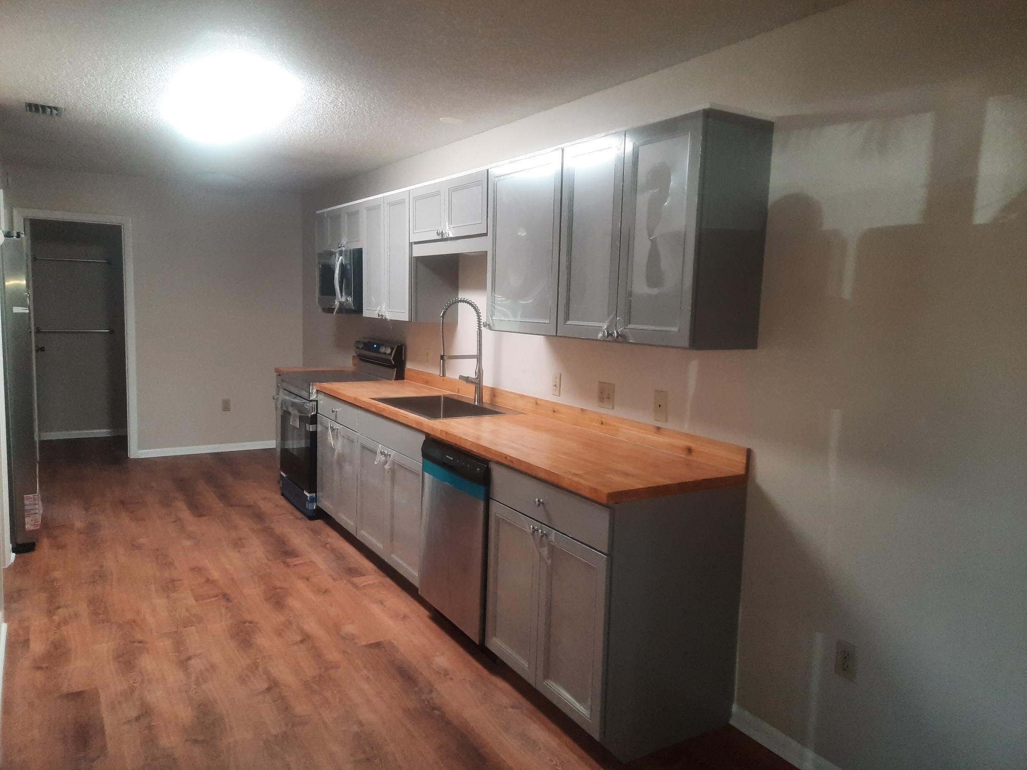 ISLAND HOUSE - Residential Lease