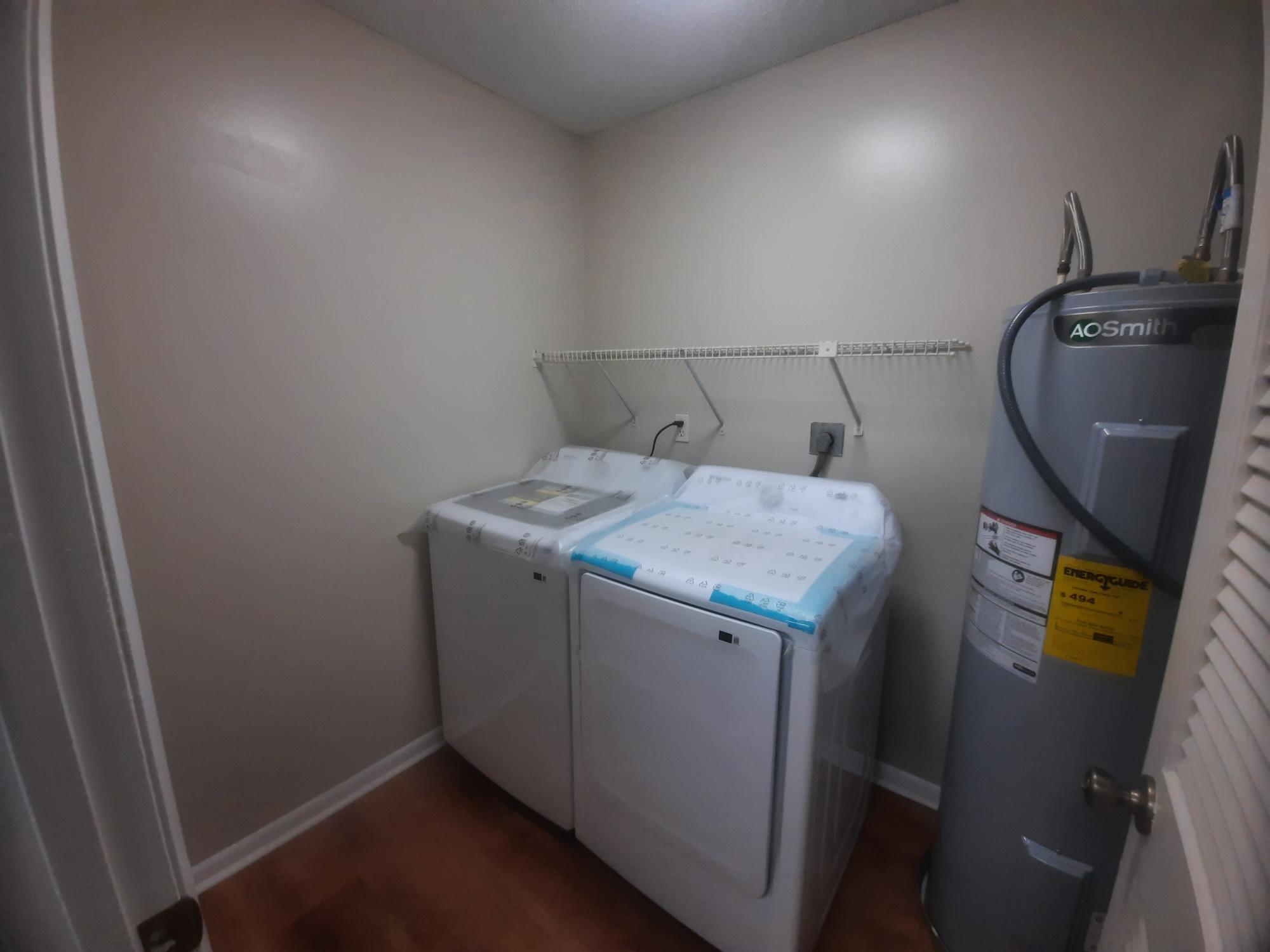 ISLAND HOUSE - Residential Lease