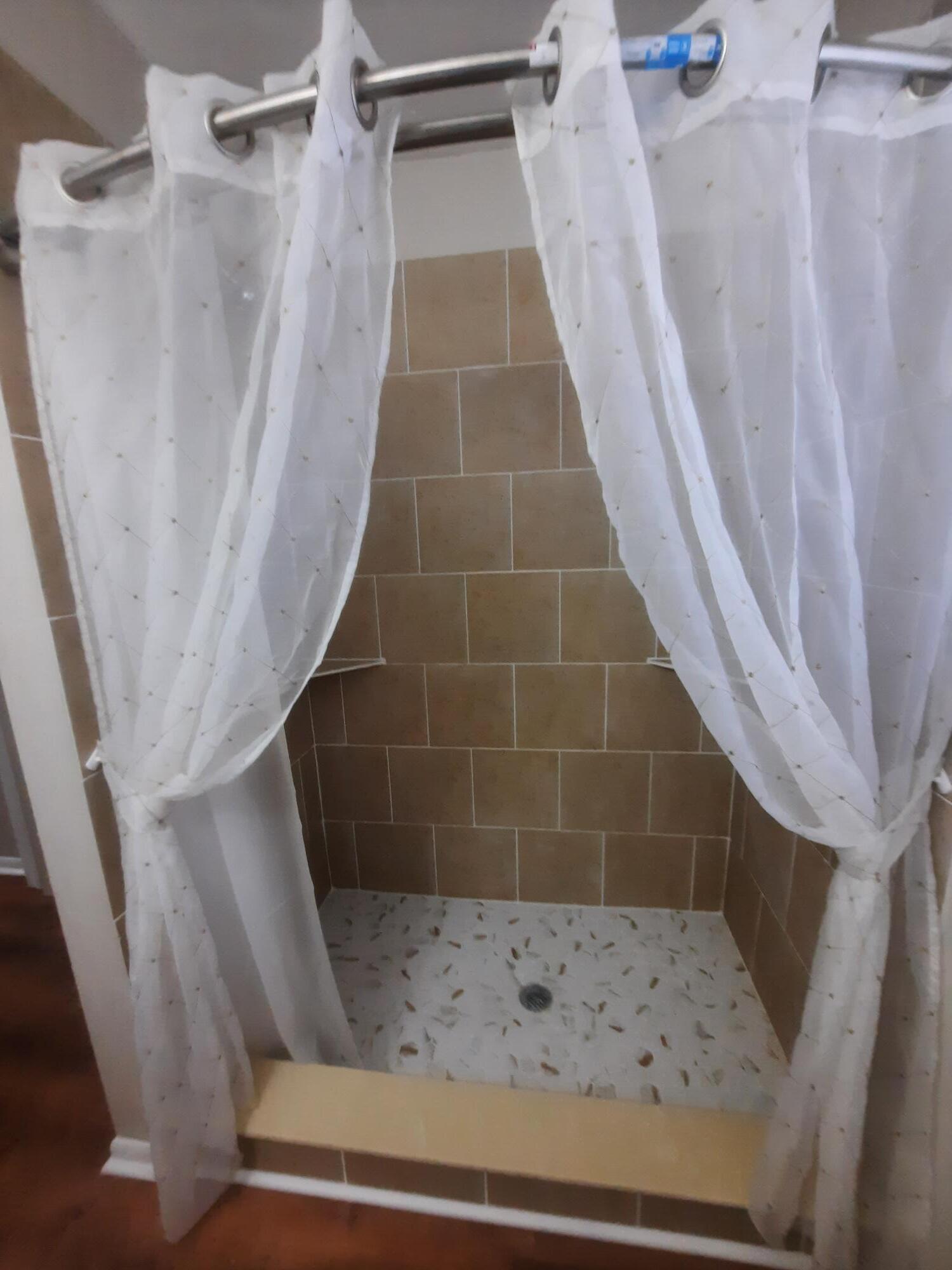 ISLAND HOUSE - Residential Lease