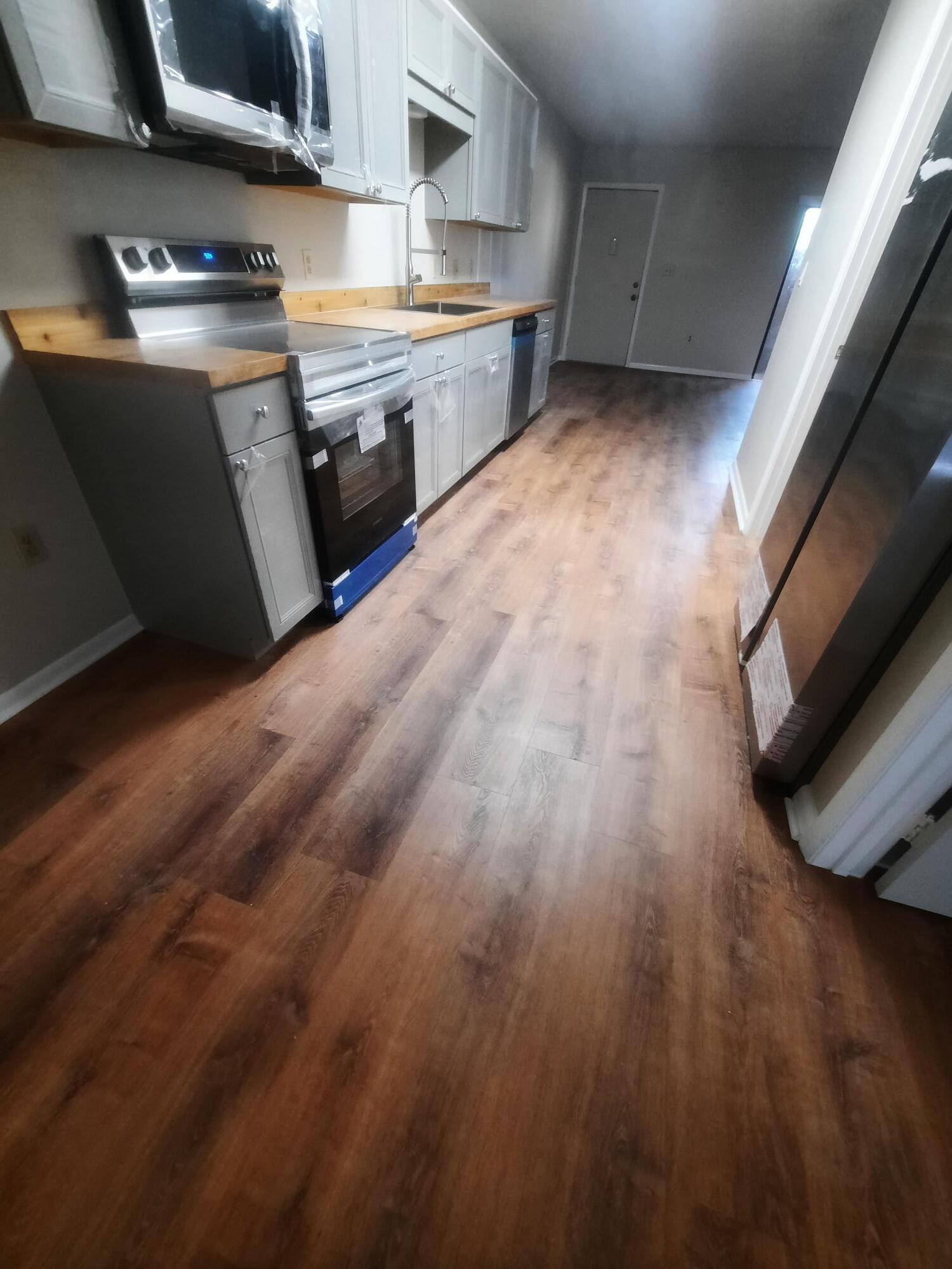 ISLAND HOUSE - Residential Lease