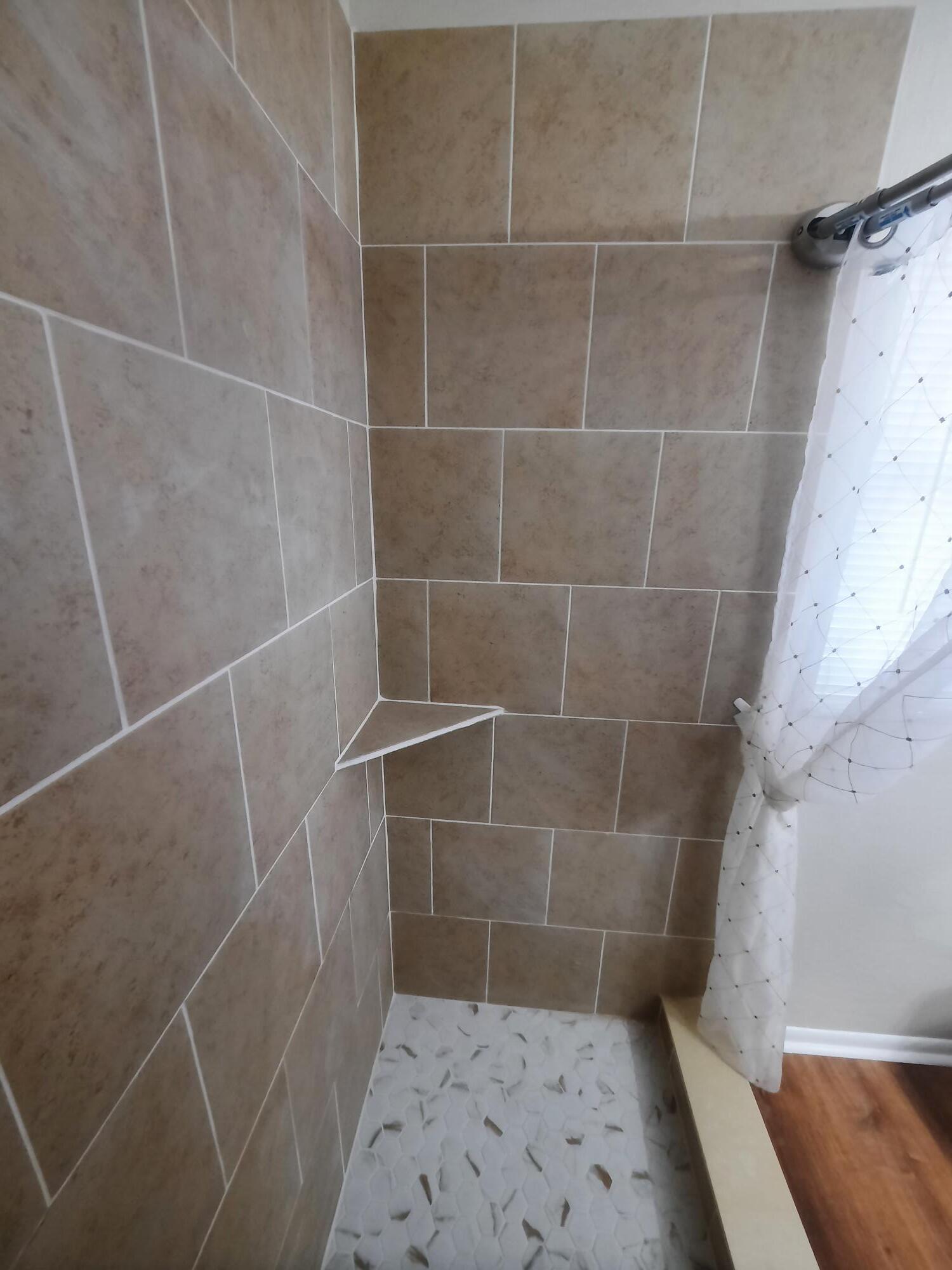 ISLAND HOUSE - Residential Lease