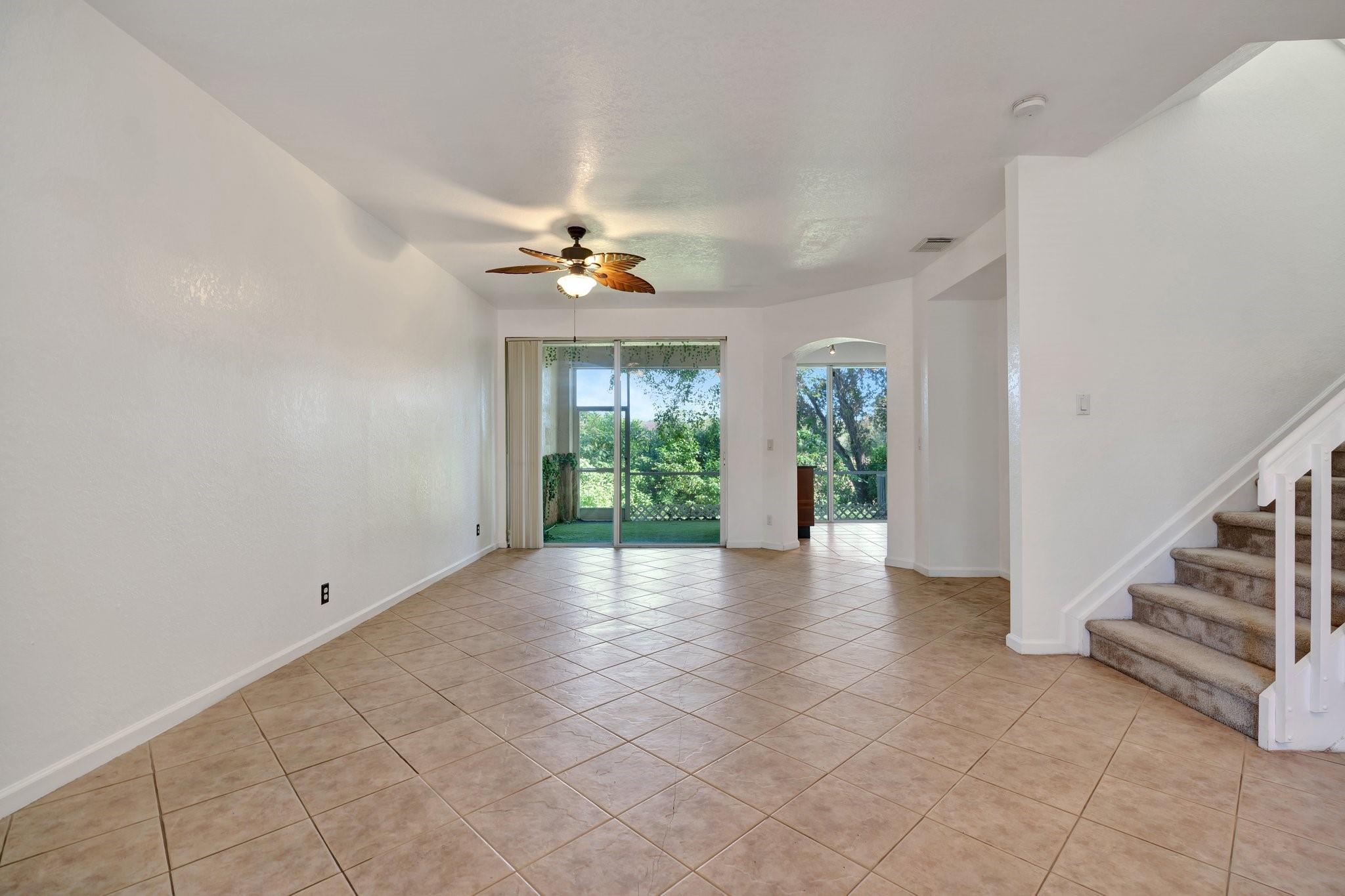 2029 Oakhurst Way n/a