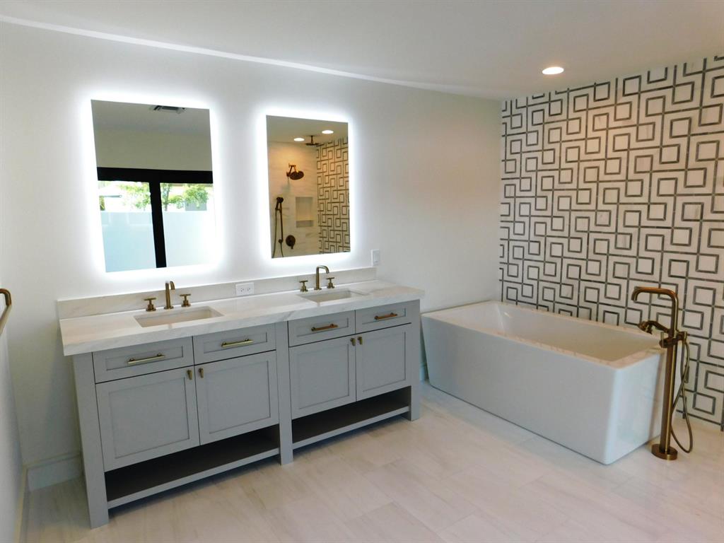 SADDLE TRAIL PARK OF WELL - Residential