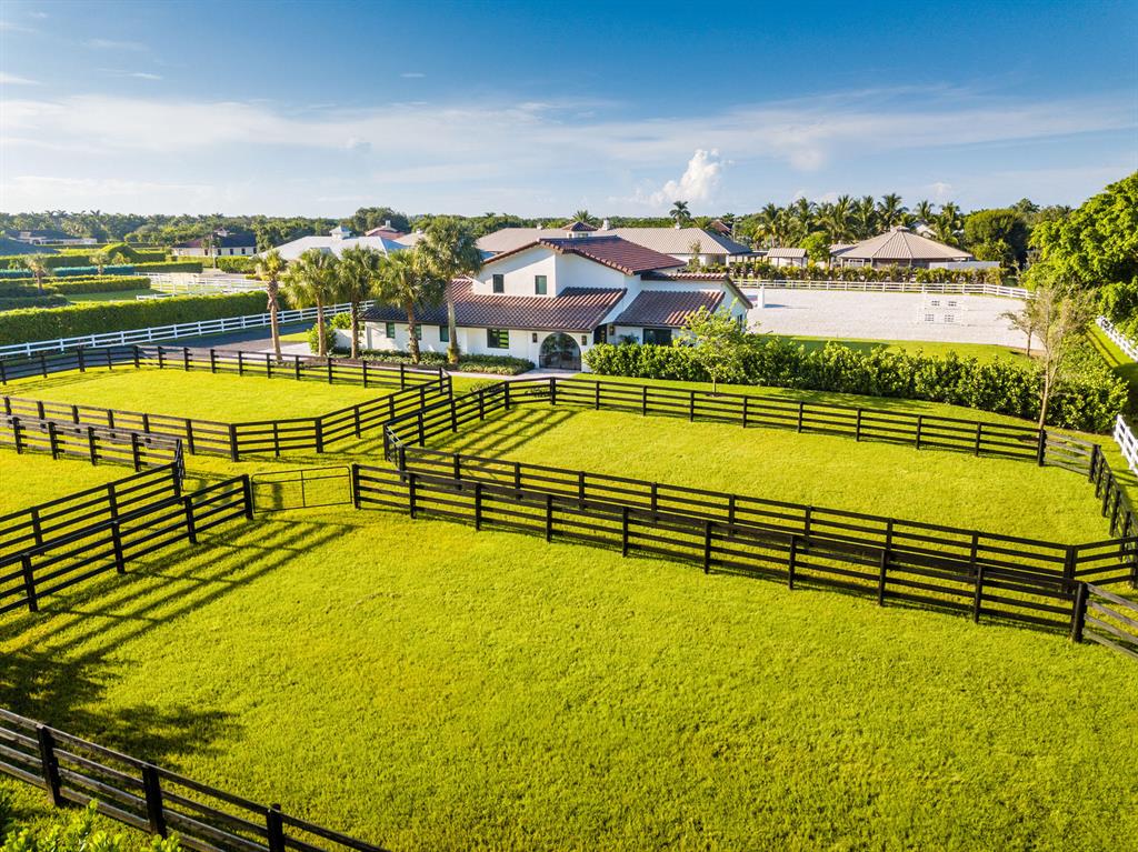 SADDLE TRAIL PARK OF WELL - Residential