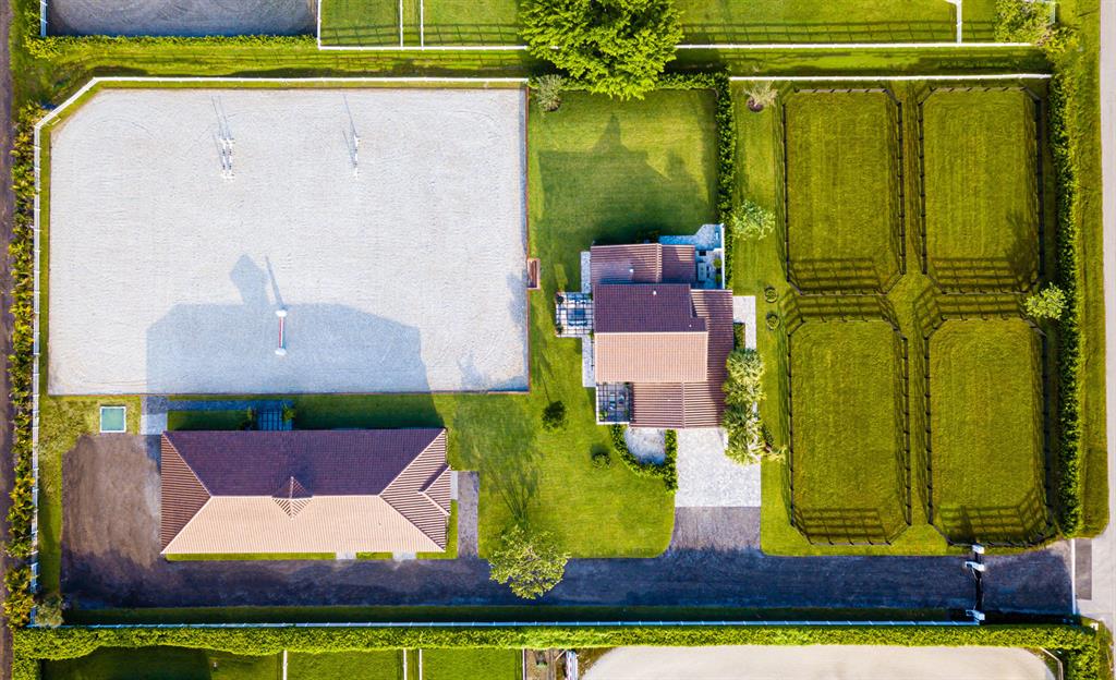 SADDLE TRAIL PARK OF WELL - Residential