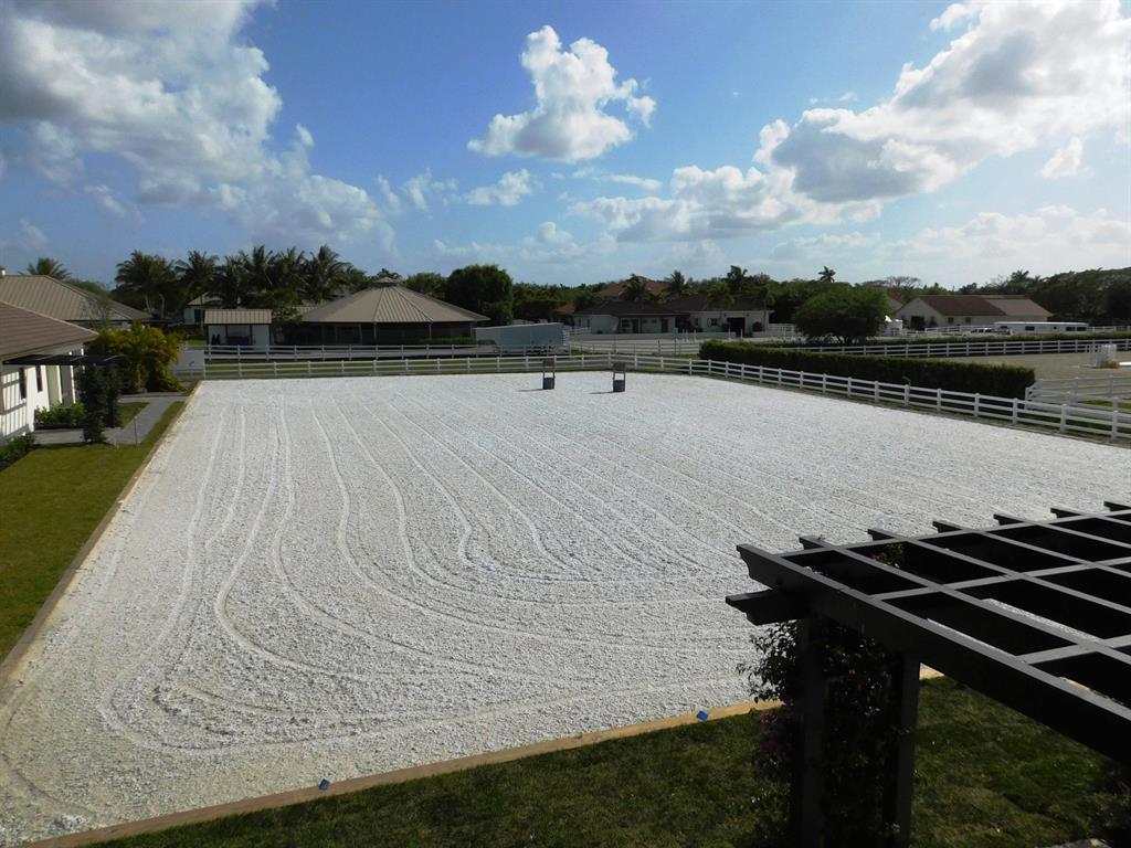 SADDLE TRAIL PARK OF WELL - Residential