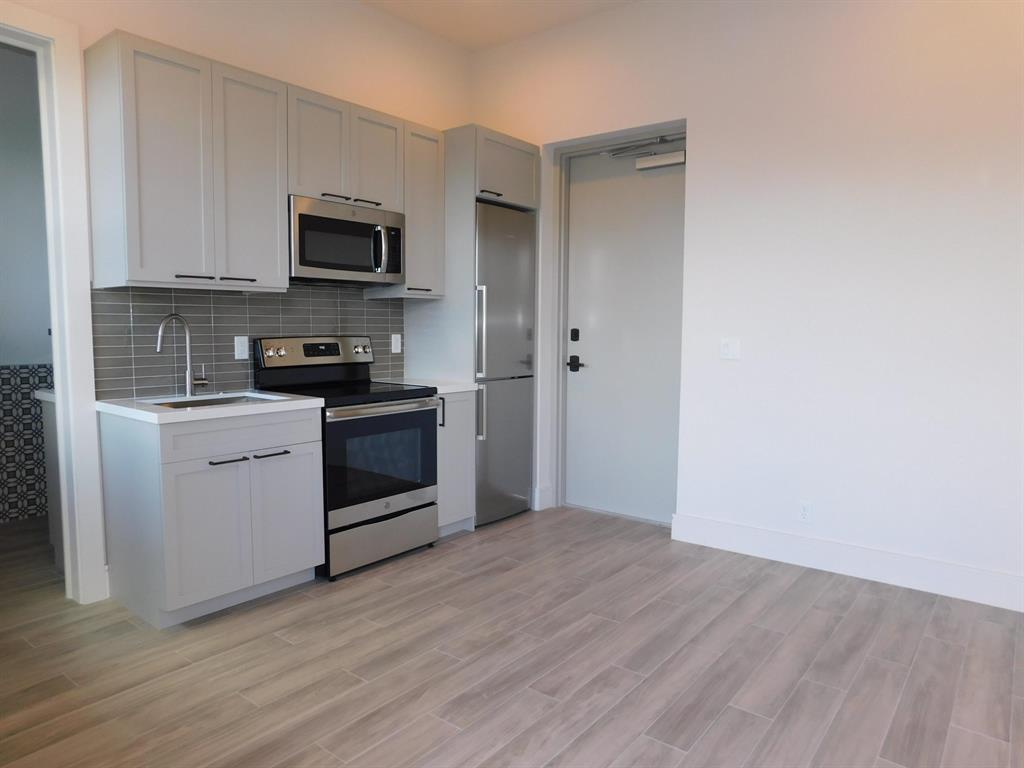 SADDLE TRAIL PARK OF WELL - Residential