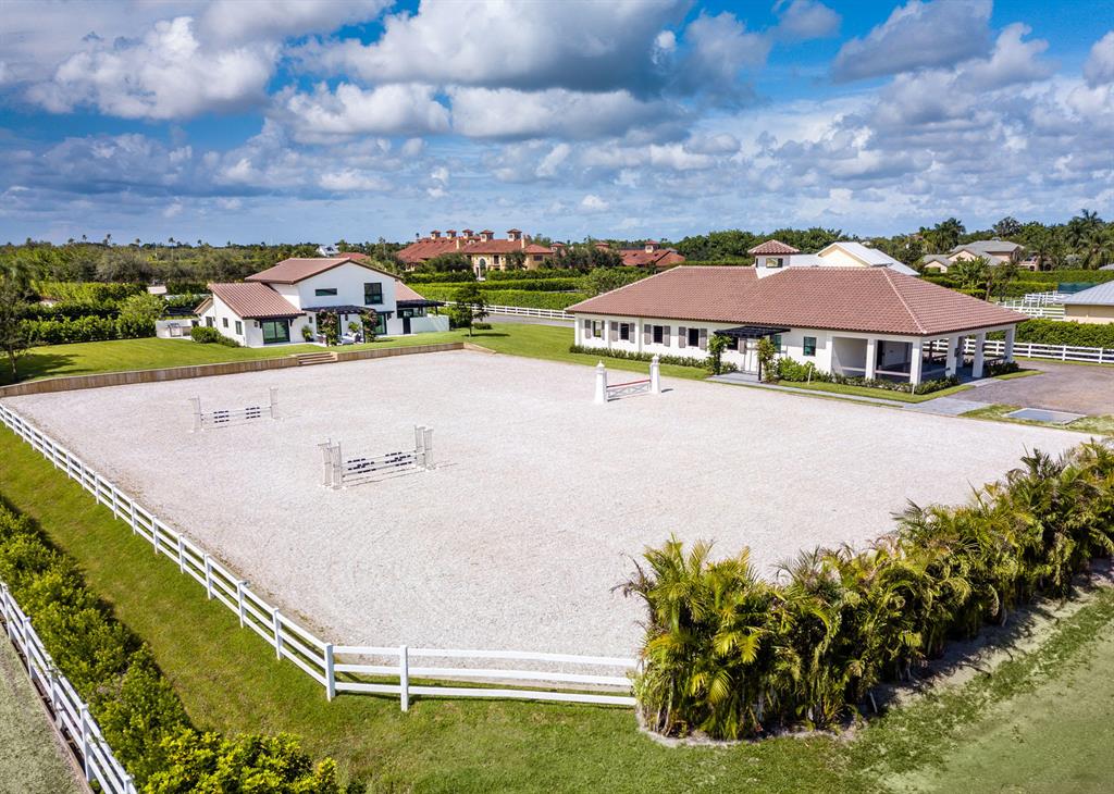 SADDLE TRAIL PARK OF WELL - Residential