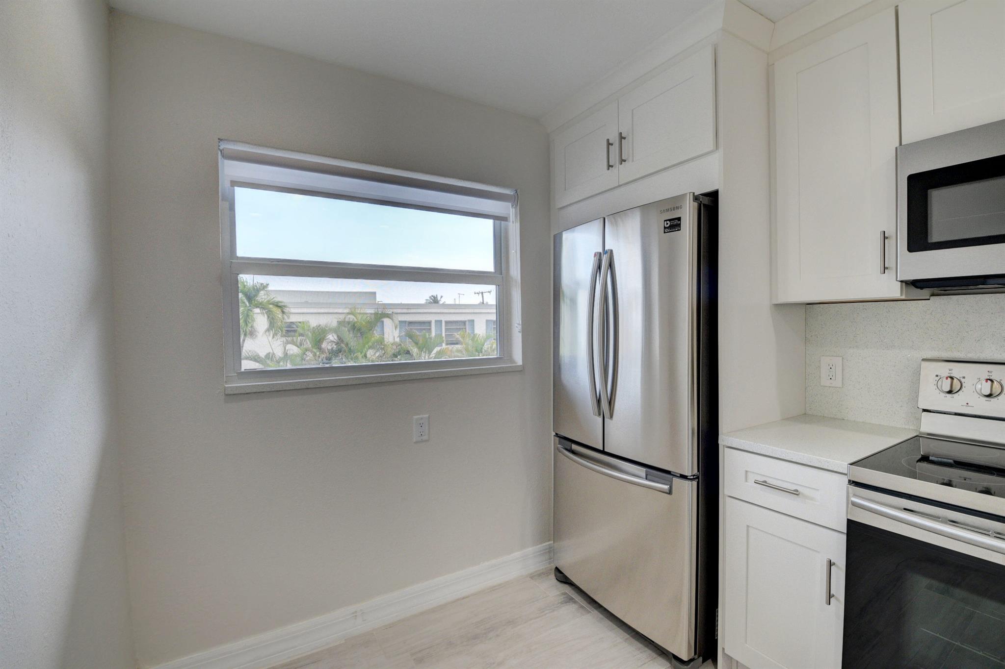 BOCA RATON SQUARE GATEWAY - Commercial Sale