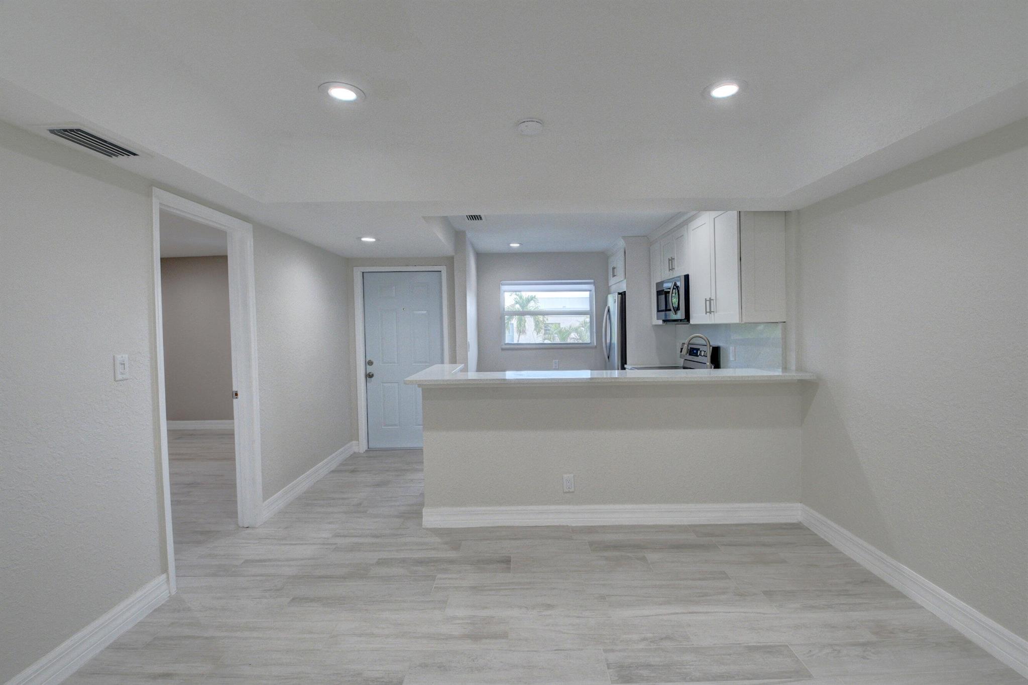 BOCA RATON SQUARE GATEWAY - Commercial Sale