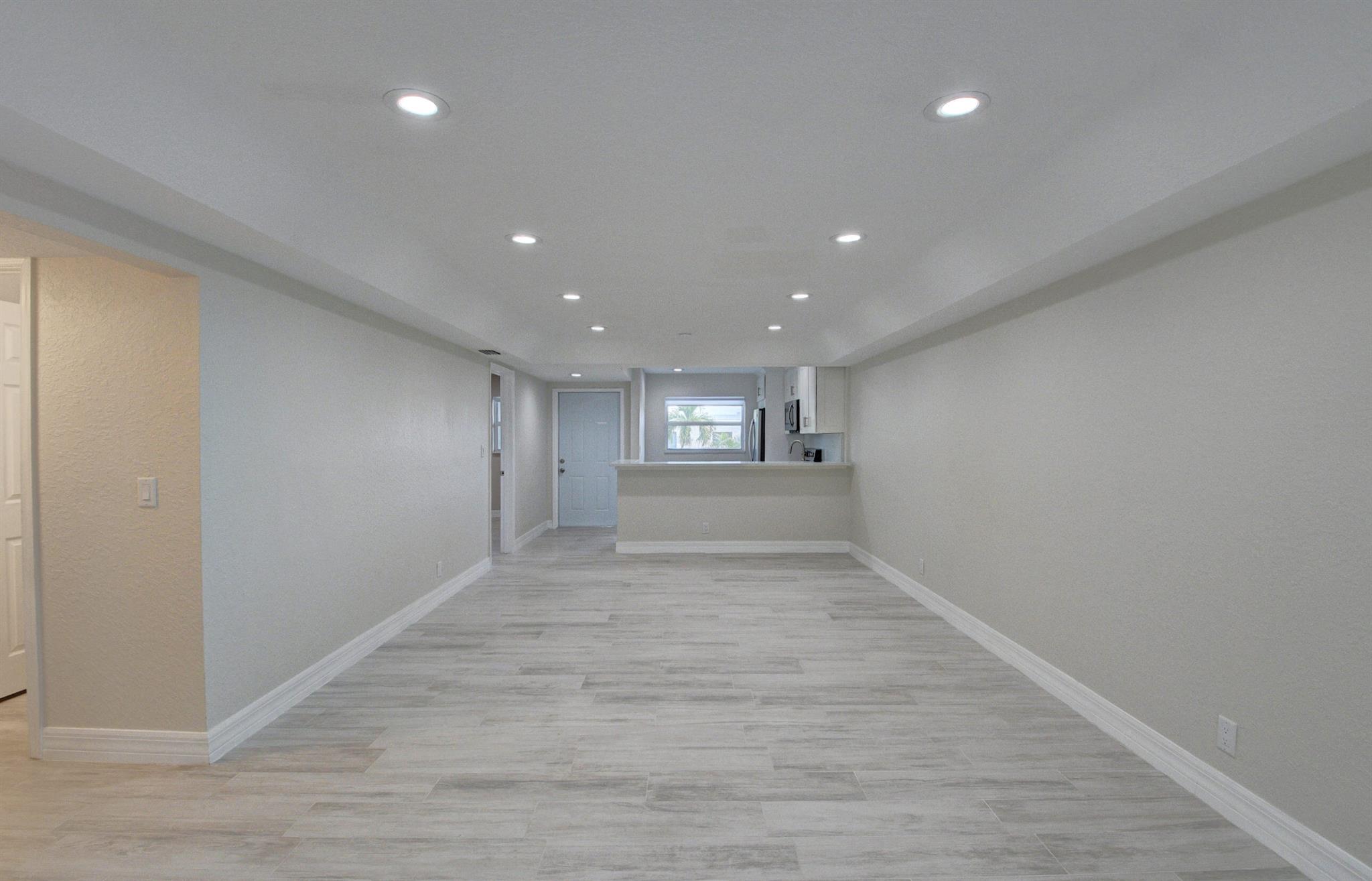 BOCA RATON SQUARE GATEWAY - Commercial Sale