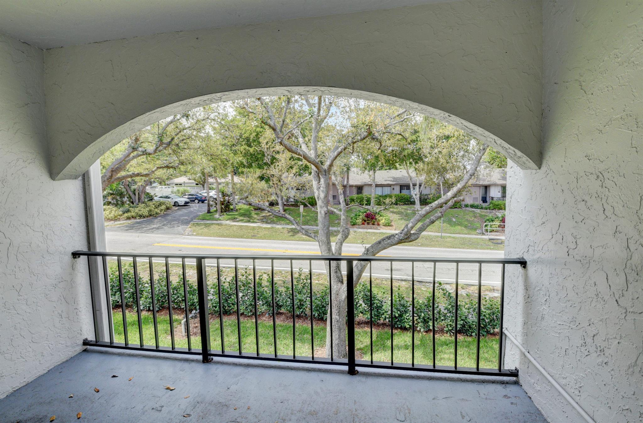 BOCA RATON SQUARE GATEWAY - Commercial Sale