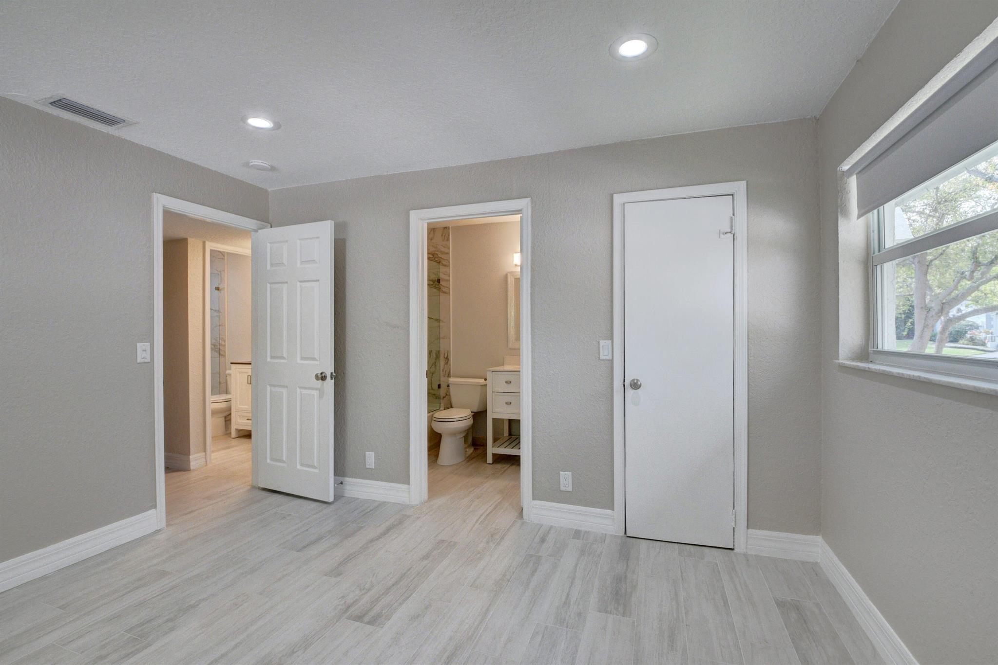 BOCA RATON SQUARE GATEWAY - Commercial Sale