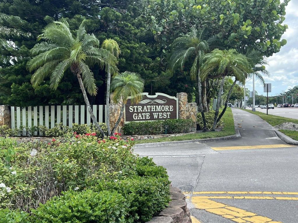Photo of 325 Pennington Court, Royal Palm Beach, FL 33411 (MLS # B26040136)