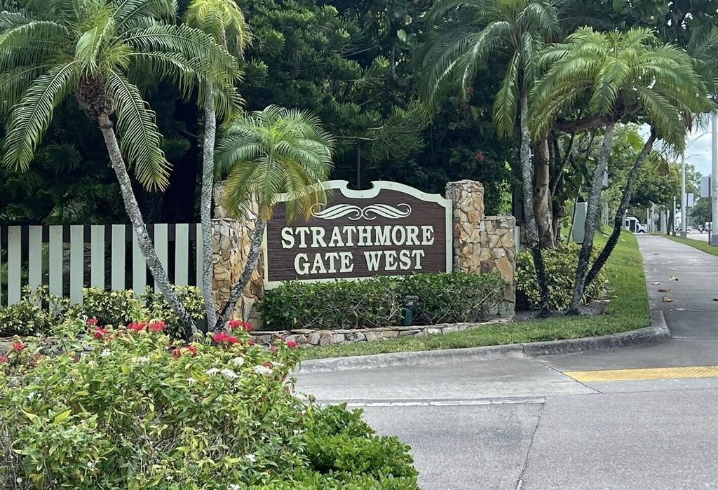 Photo of 325 Pennington Court, Royal Palm Beach, FL 33411 (MLS # B26040136)
