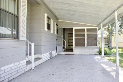 A home in Barefoot Bay