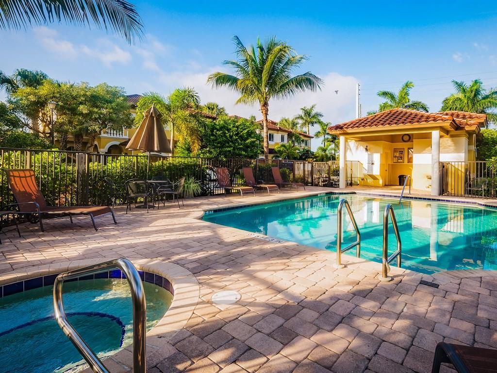 MURANO BAY - Residential