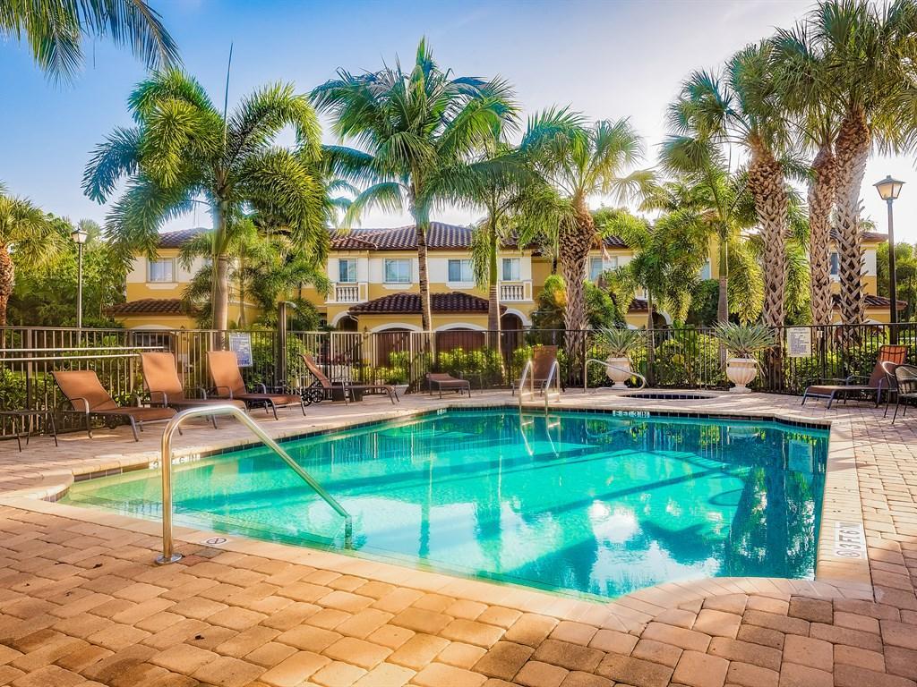 MURANO BAY - Residential