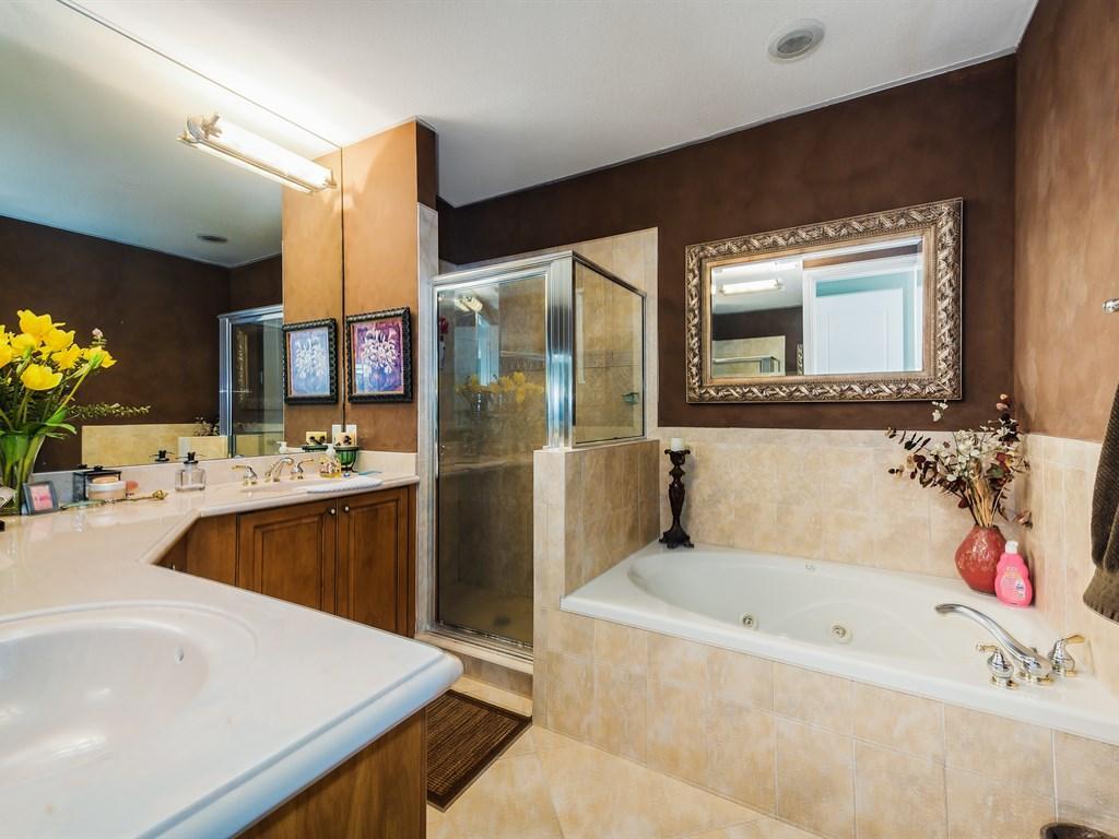 MURANO BAY - Residential