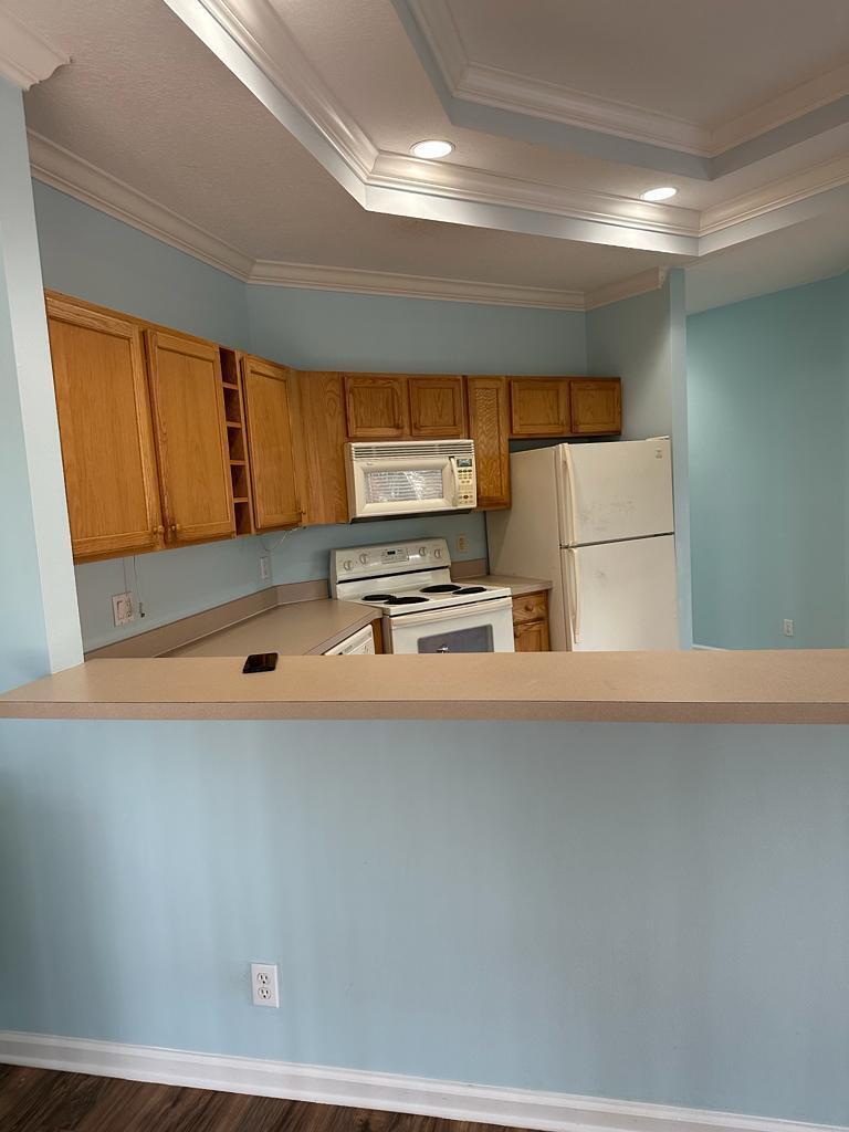 CASTLE PINES CONDOMINIUM - Residential Lease