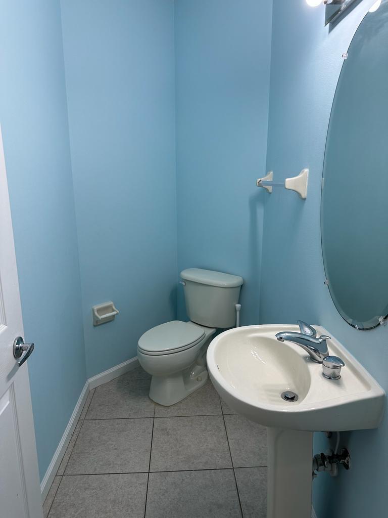 CASTLE PINES CONDOMINIUM - Residential Lease